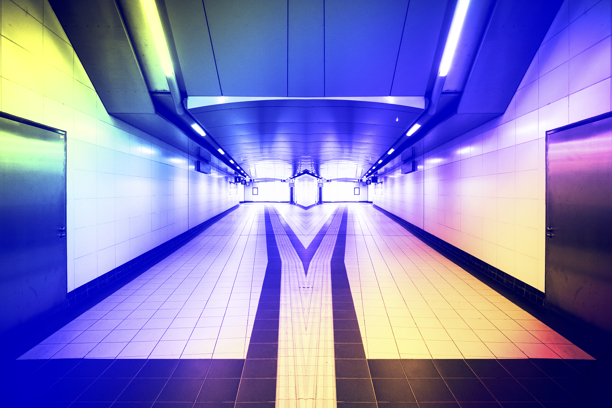 underground passage through the road, mirror two exits, select t