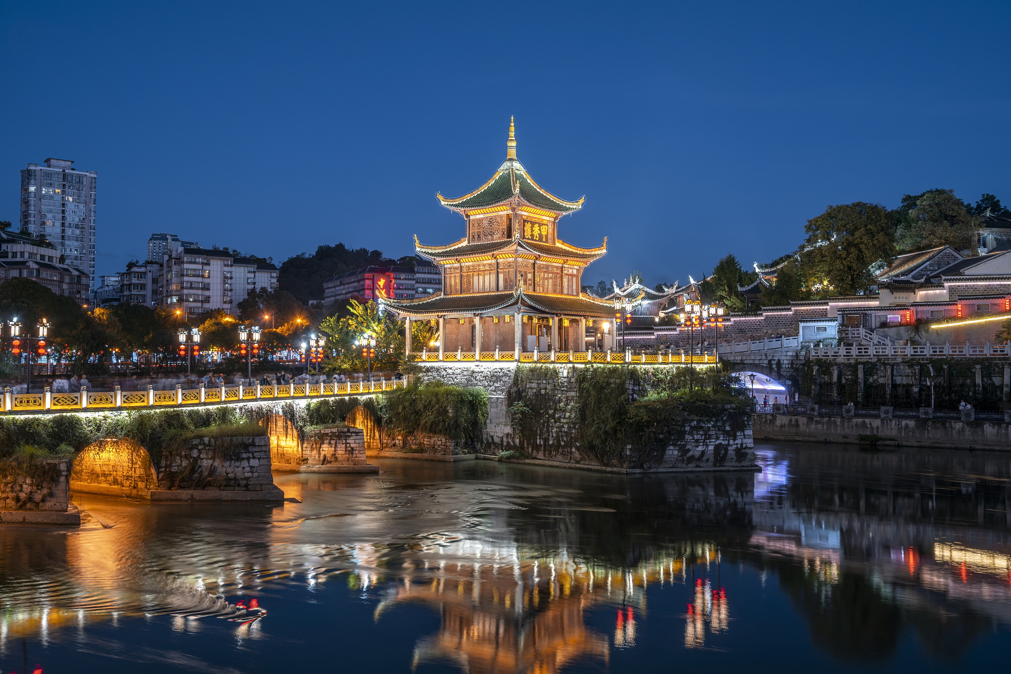 中国贵阳著名地标建筑甲秀楼