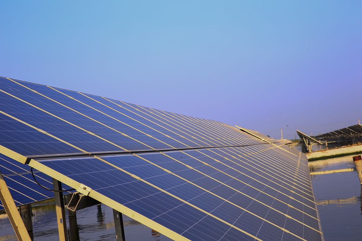 太阳能光伏技术原理详解：从光吸收到电能转换