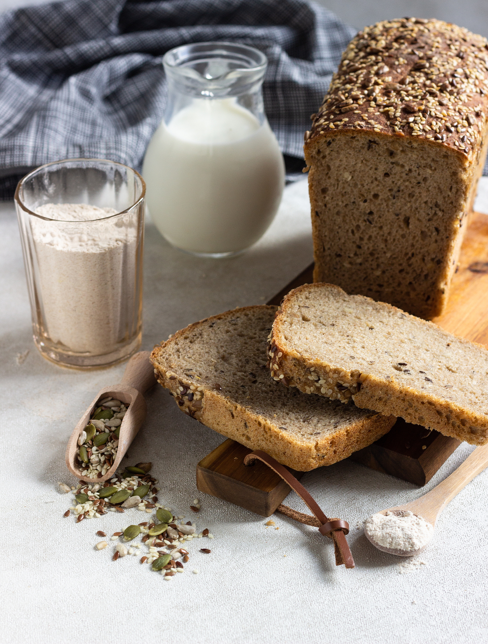 一片全麦面包的热量是多少千卡，