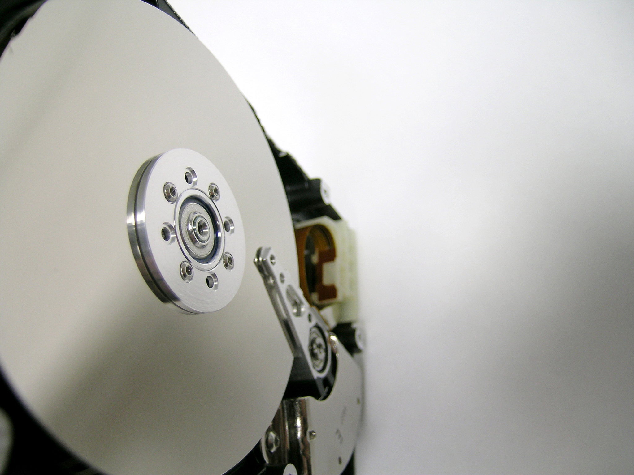 以智慧工程监理服务及平台为题目分条详细介绍为什么该产品符合高新技术企业认定范围