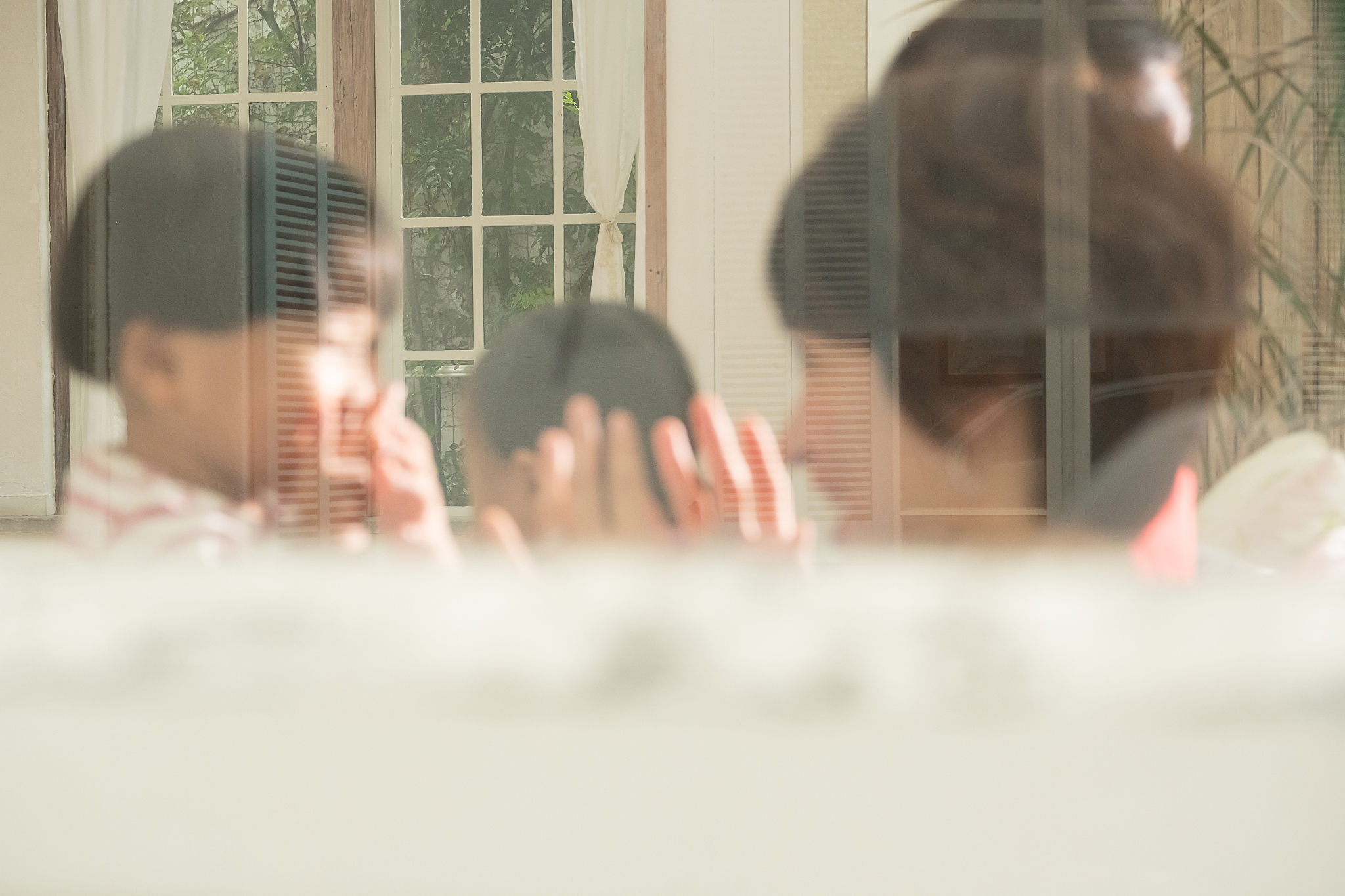 我是小熊我有较强的演绎能力河表达能力。我准备做一系列有趣的一人分饰多角的短视频视频受众主要是大学生请帮我写一份短视频策划不少于2000字