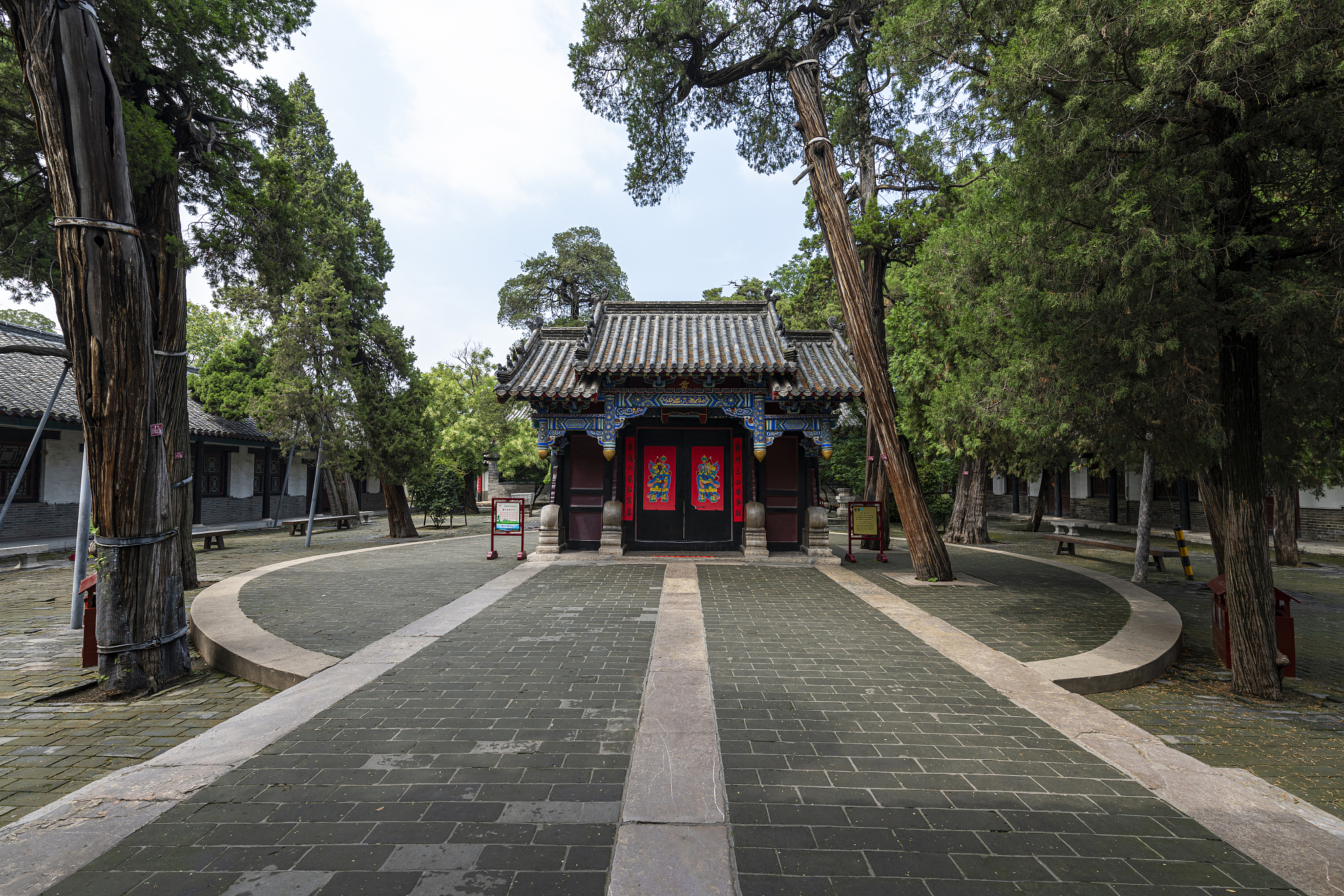 孔庙和孔府真的位于徐州市区内吗？
