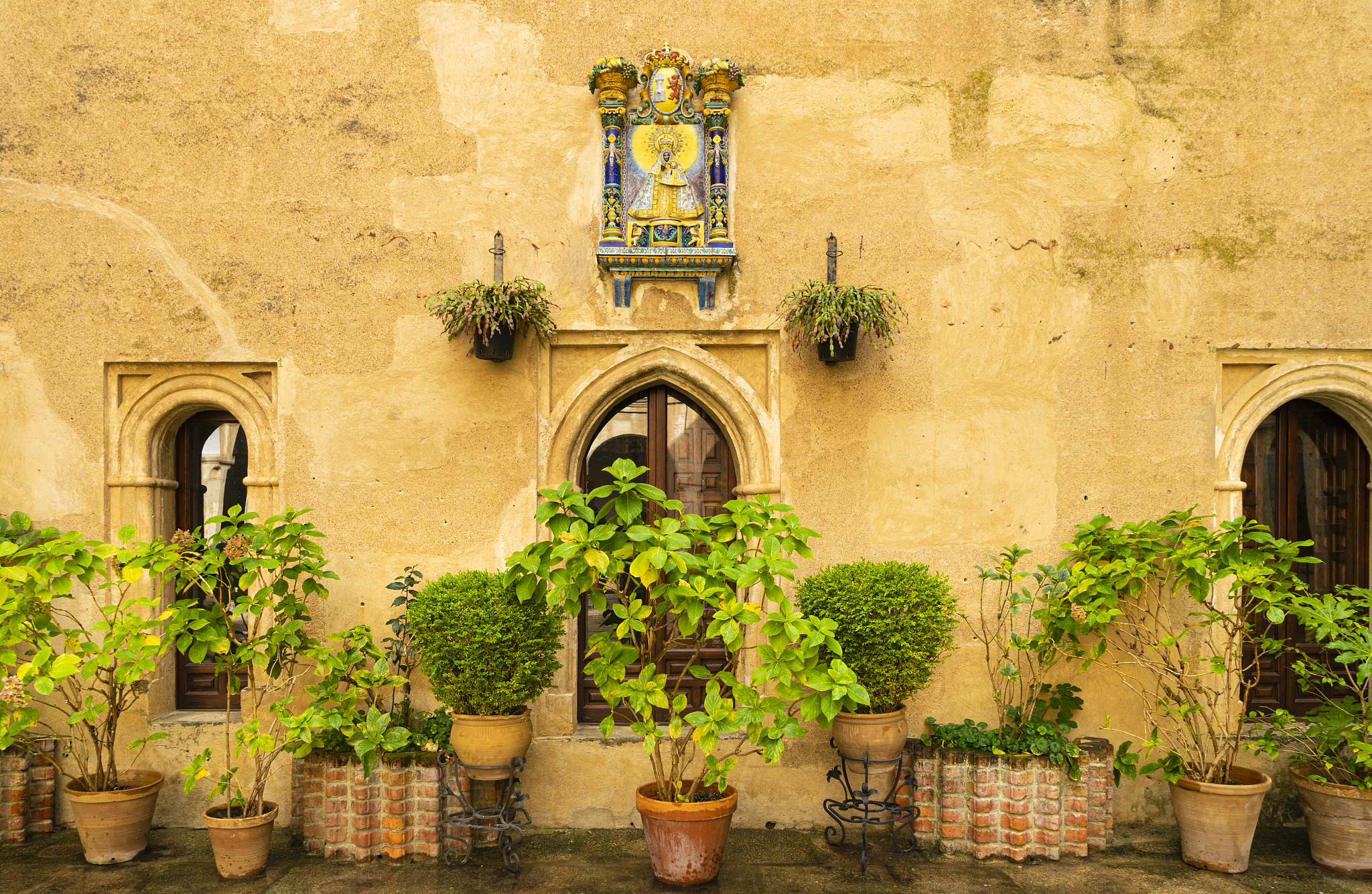 courtyard in the monastery of guadalupe.