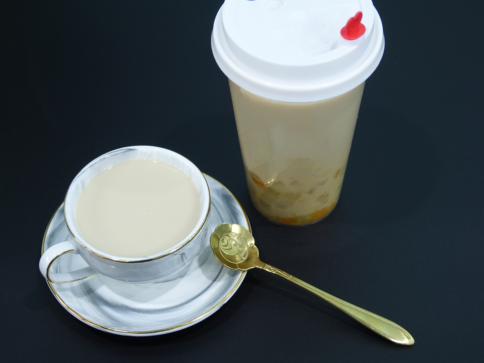 奶茶醇香，味蕾盛宴