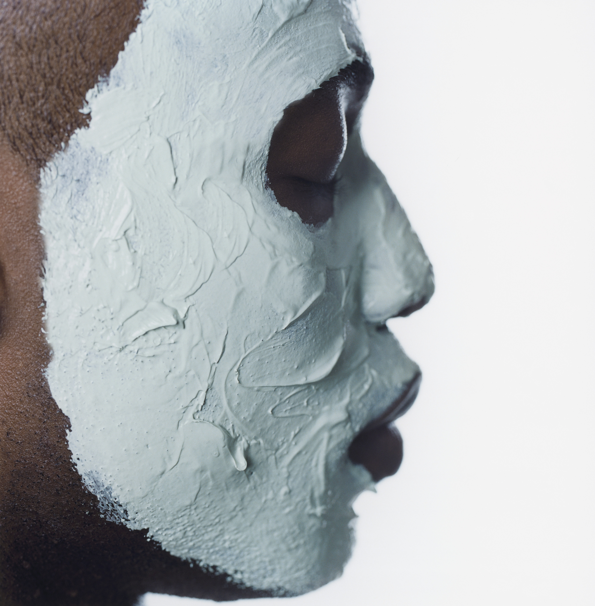 只照半边脸的照片：隐藏的内心世界和情感表达