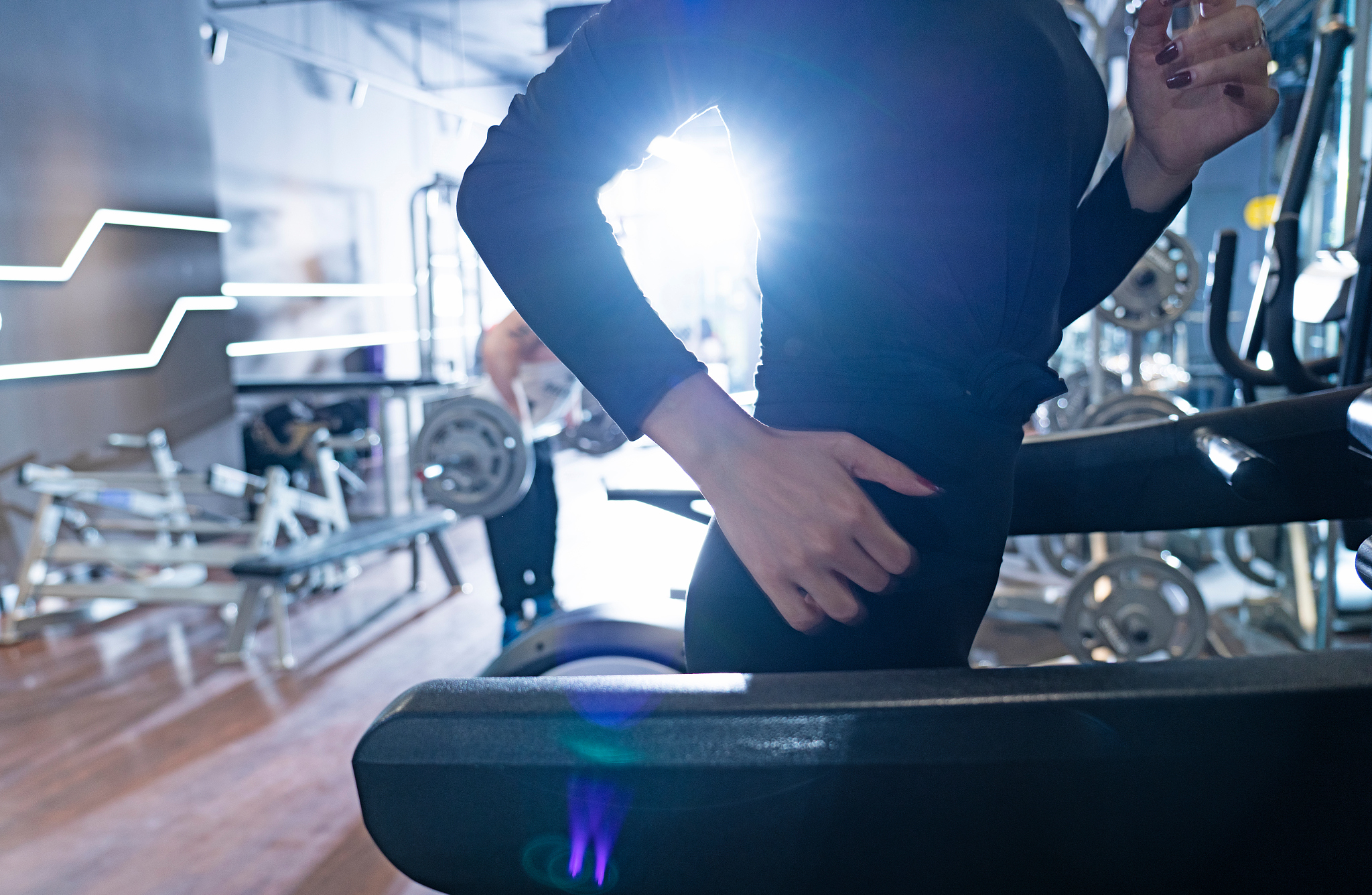 跑步机上跑步体验：如何用Prompt语言描述？