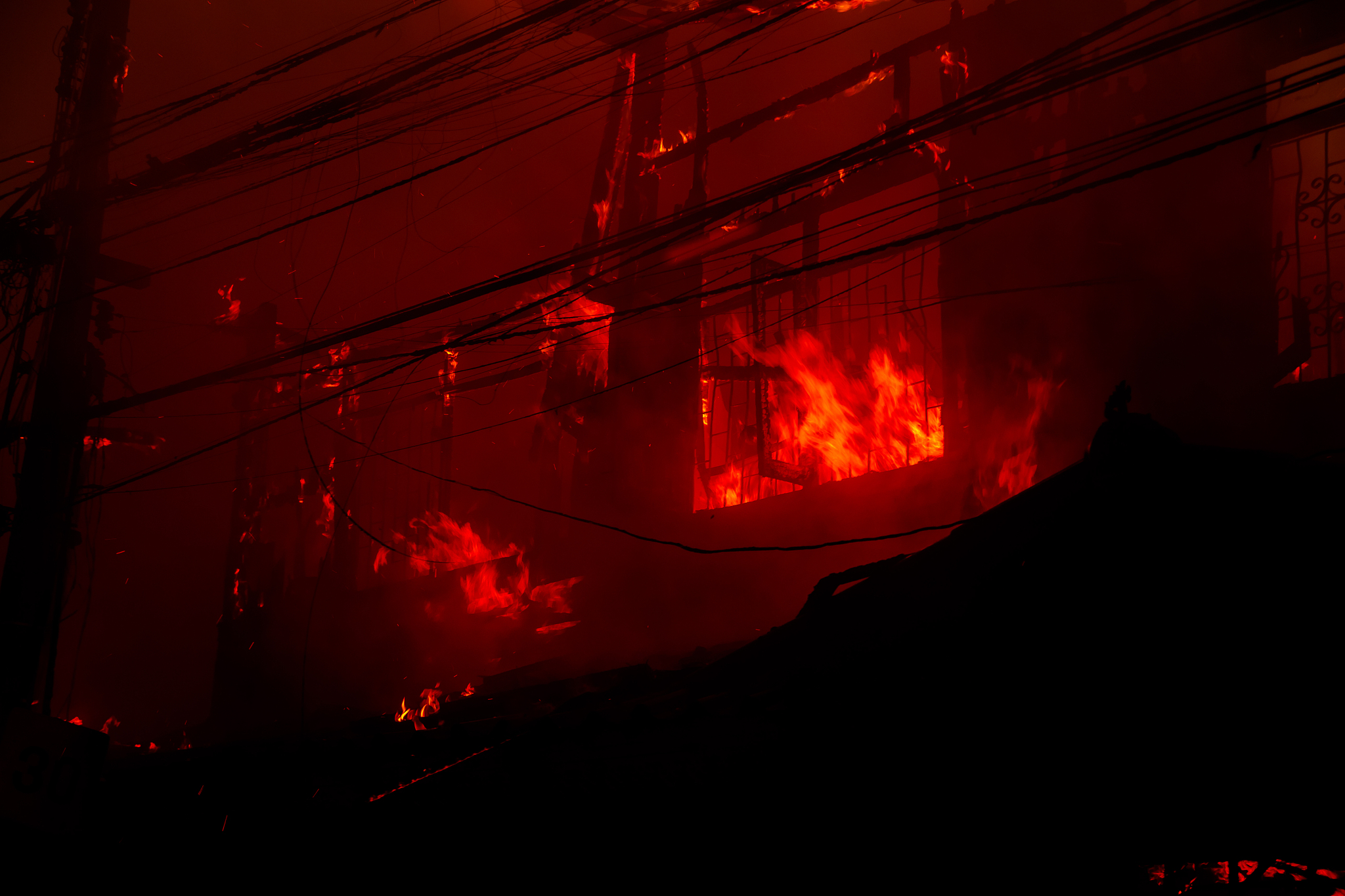 Concrete Lining Fire Resistance in High Temperature Tunnels: Experimental Study