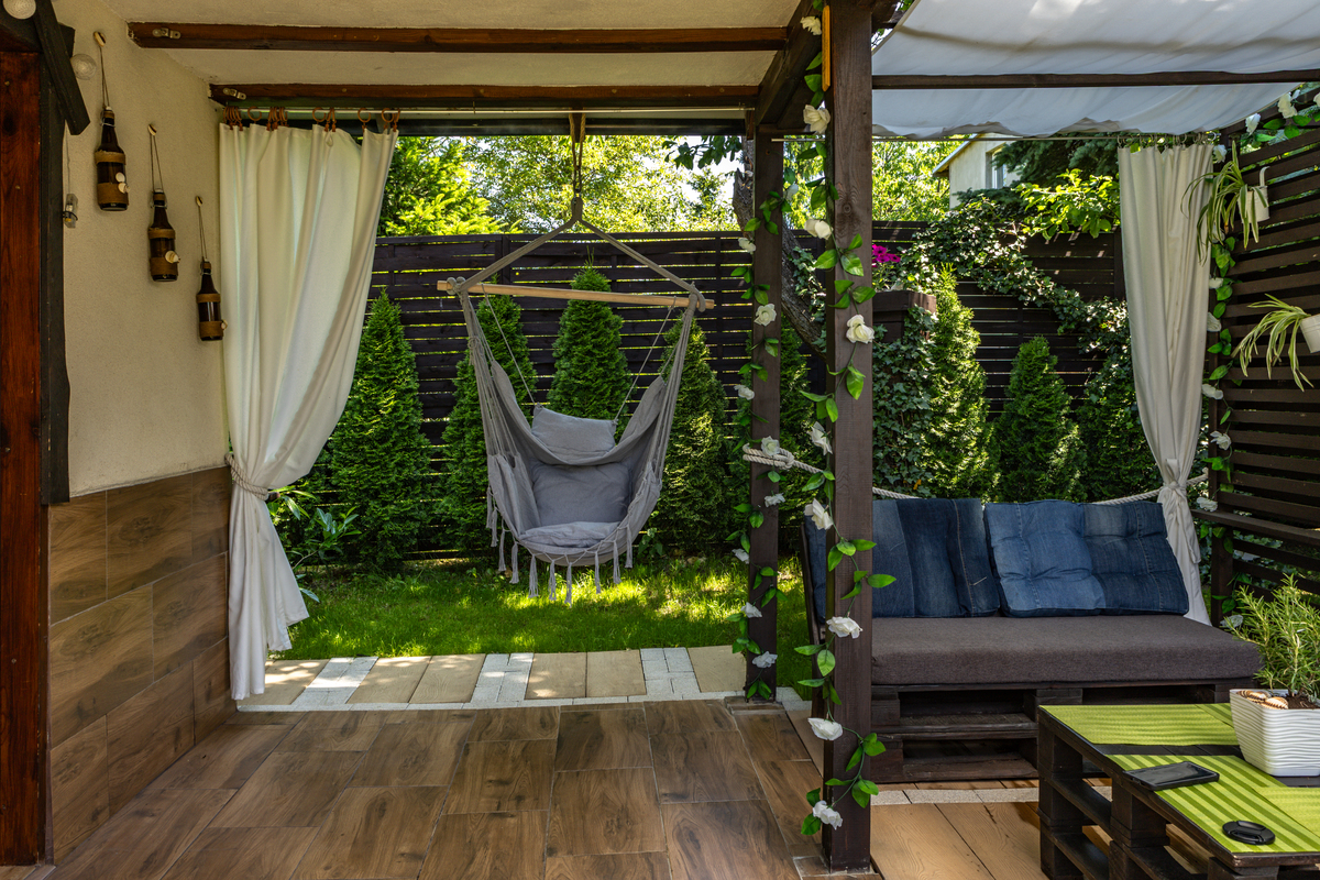 现代简约花园凉亭，遮阳通透防违建，一天安装好，邻居朋友都来打卡！