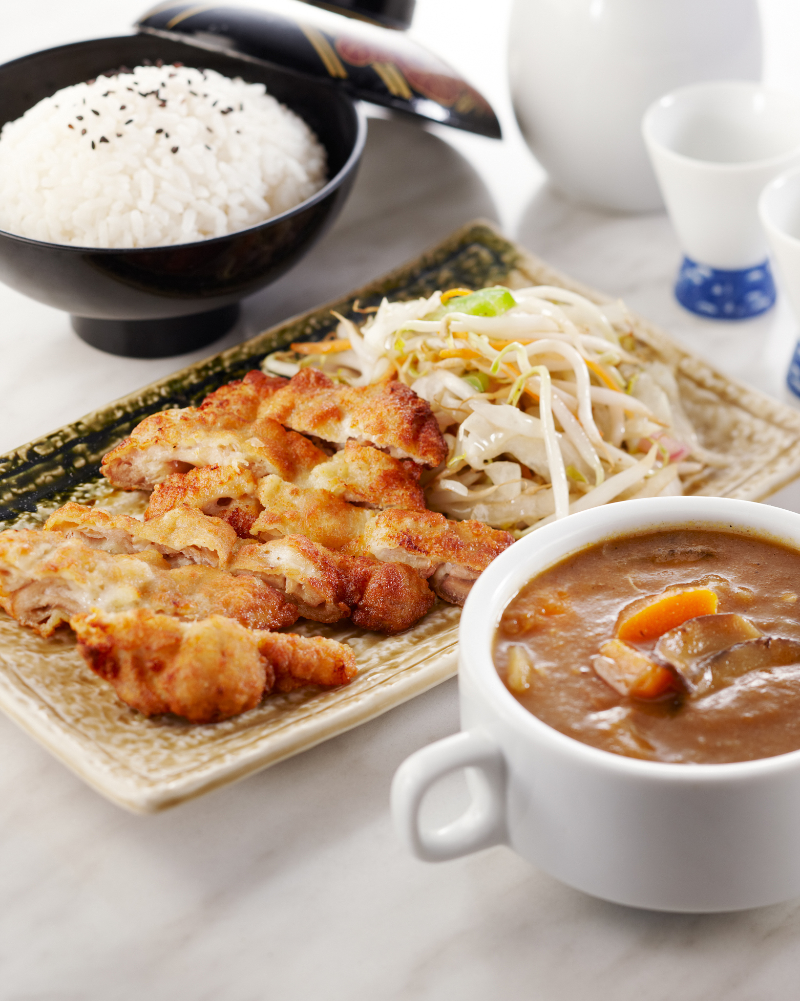 咖喱鸡扒饭30字好评