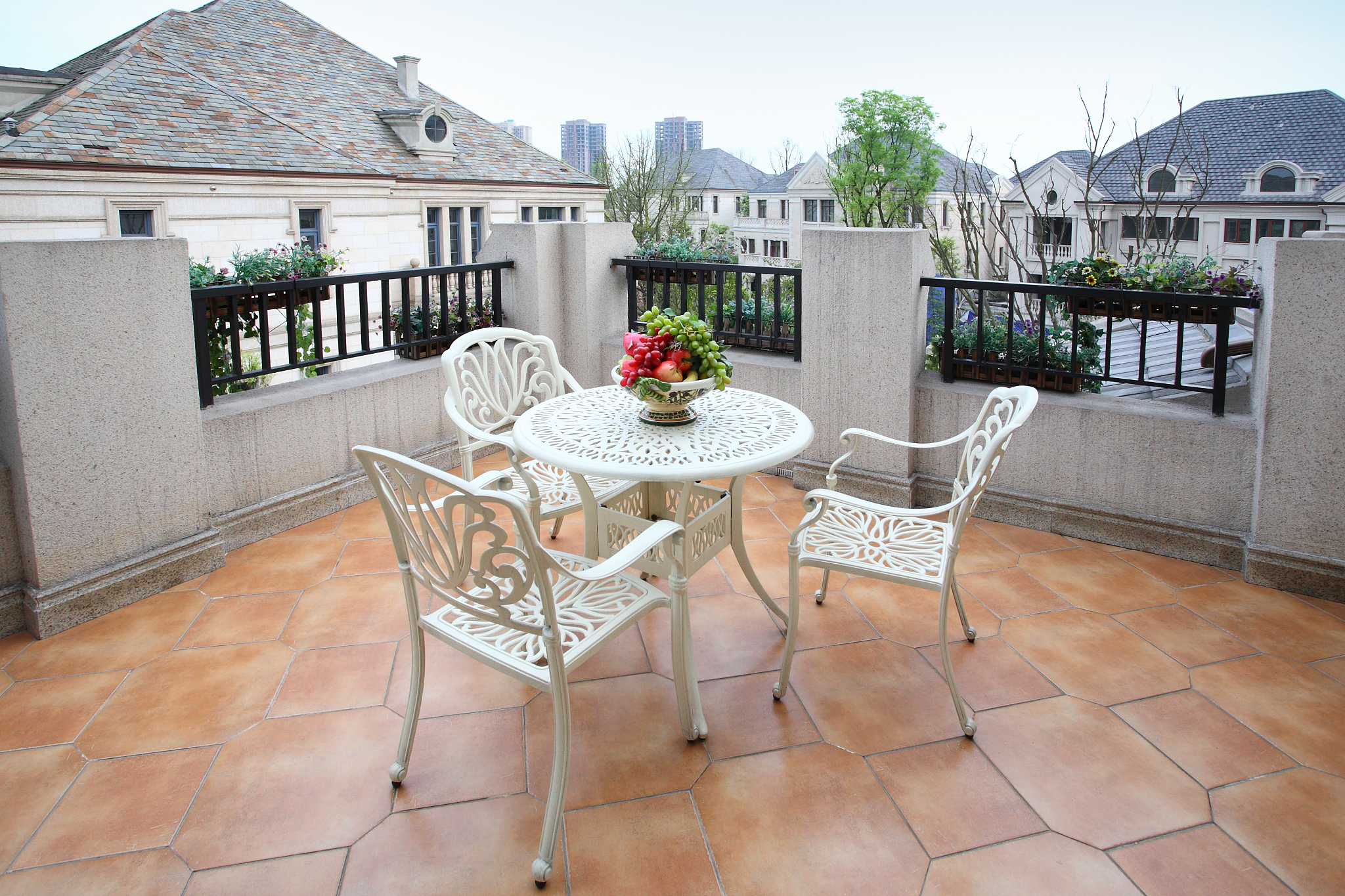 户外地板打造最美舒适庭院露台打造舒适院落户外专用地板它来了庭院花园风地板施工静坐亭前谈笑流年