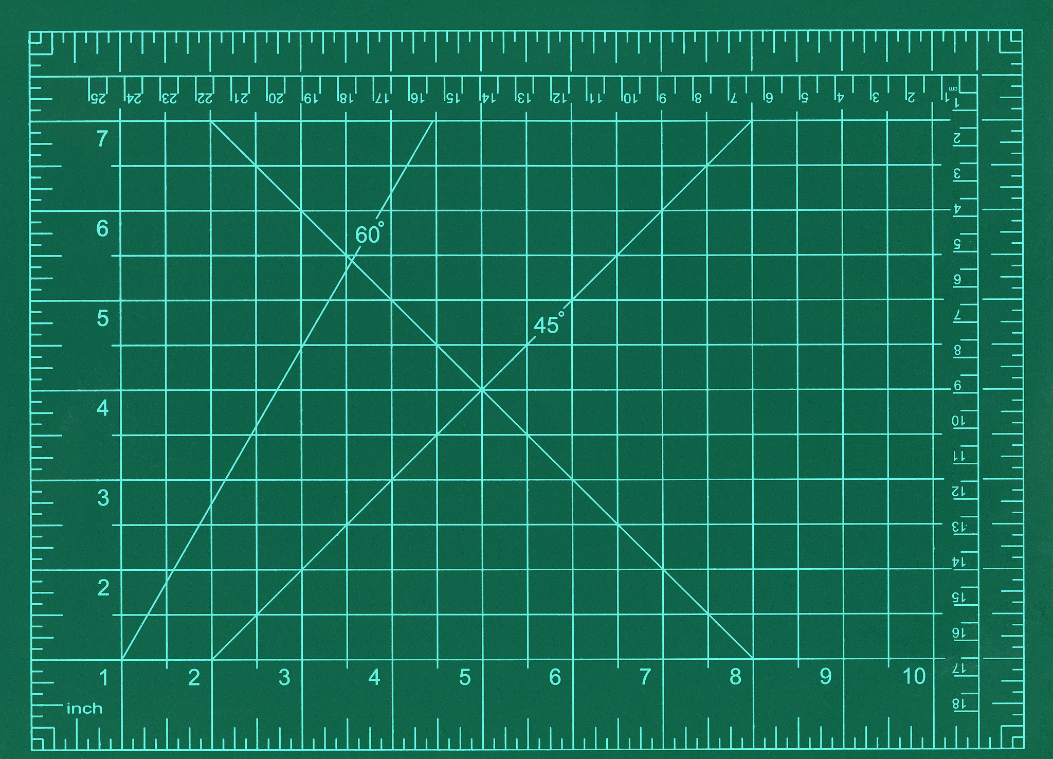 转换语序：在本试验条件下静态和动态弹性模量最大值分别达到了577 GPa和612 GPa。② 基于立方体抗压强度、轴心抗压强度和静态、动态弹性模量建立的各力学性能相互关系表明UHPC的轴心抗压强度约为立方体抗压强度的081倍静态弹性模量约为动态弹性模量的095倍。③ 通过对已有UHPC弹性模量的经验公式对比分析发现不同配合比需采用相应的计算公式进行预测。同时基于试验结果建立了考虑粗骨料参数的UHP