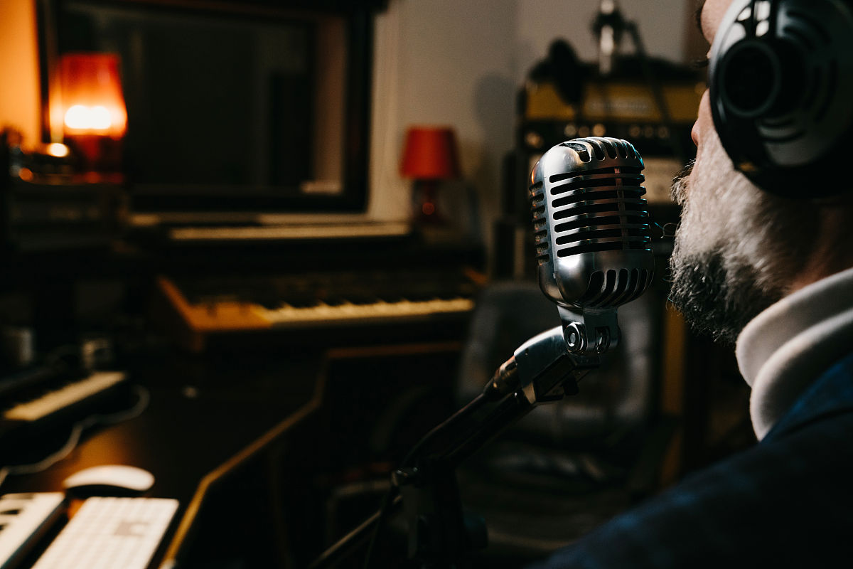 音乐主播导语亲切