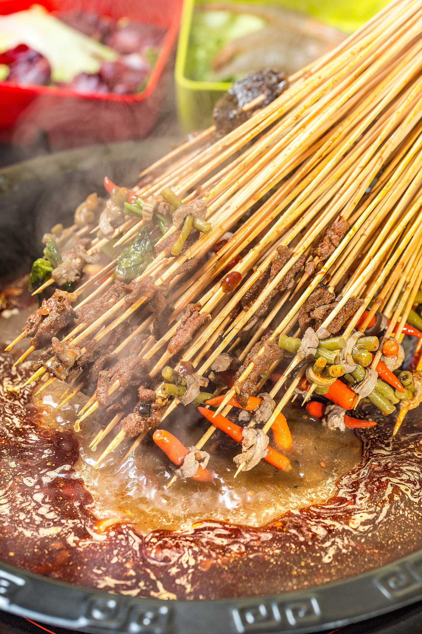 成都串串烧烤火锅：网红美食的魅力与体验