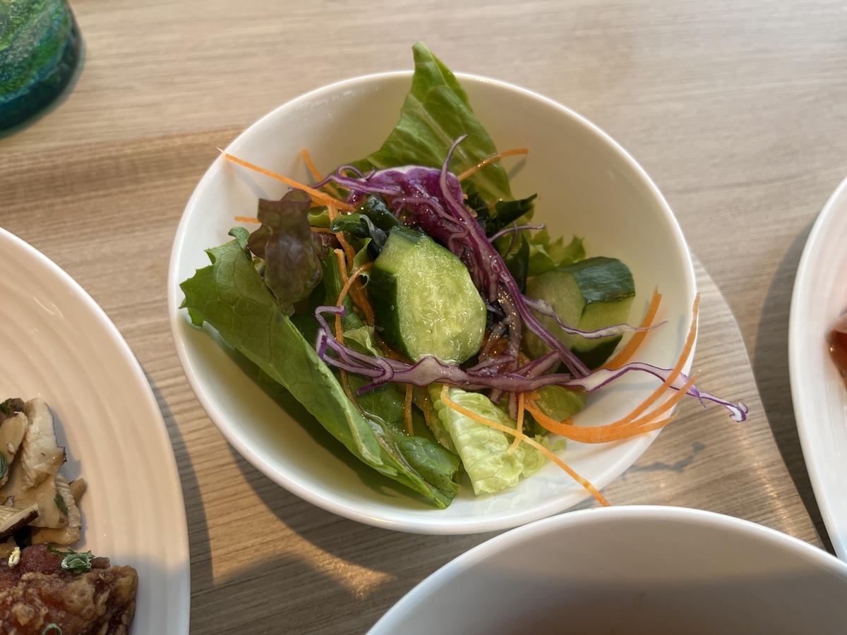 根据以下文字输出类似文案将绿德丰替代绿客盟。更丰富更吸引人字数1万字绿客盟旗下运营食物科研公司OmniFoods和植物性饮食生活平台Green Common 绿客门致力于推广植物性饮食模式。OmniFoods研发的创新植物蛋白食品包括OmniPork新膳肉、OmniPork Luncheon新餐肉、OmniPork Strip新肉丝及OmniPork新膳肉健康速食系列而Green Common 绿