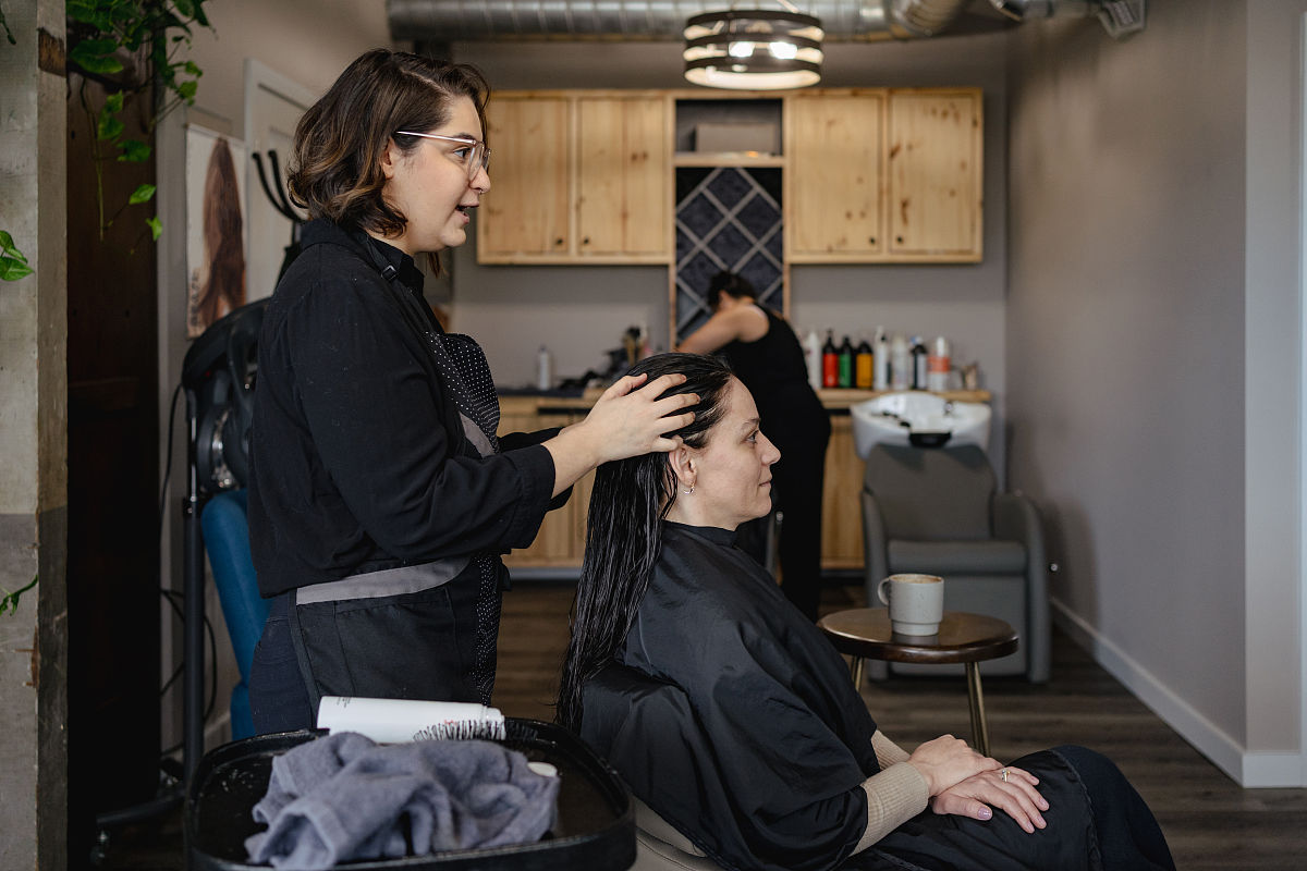 美发与形象设计：打造完美形象，成就自信人生