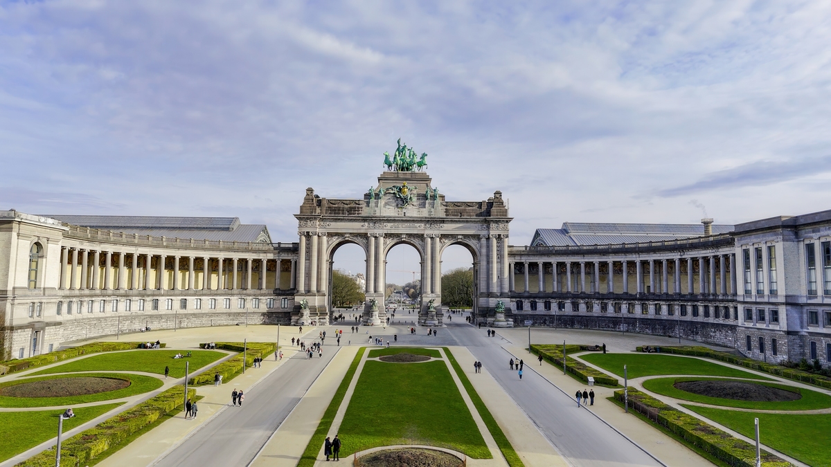 凡尔赛宫玛丽皇后后花园：法国巴洛克风格的奢华典范