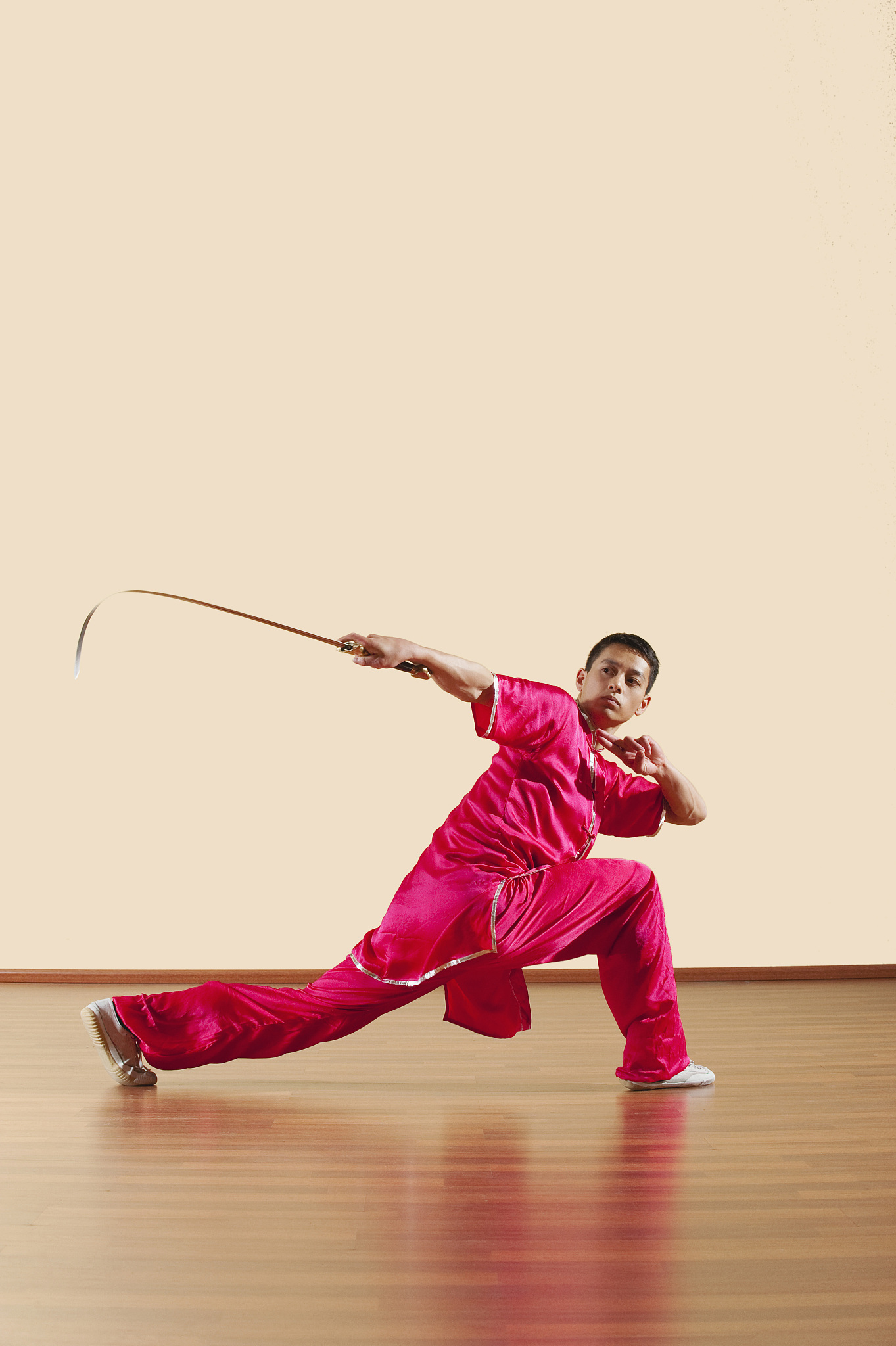 kung fu, jianshu, chabu hou zhan, man holding sword