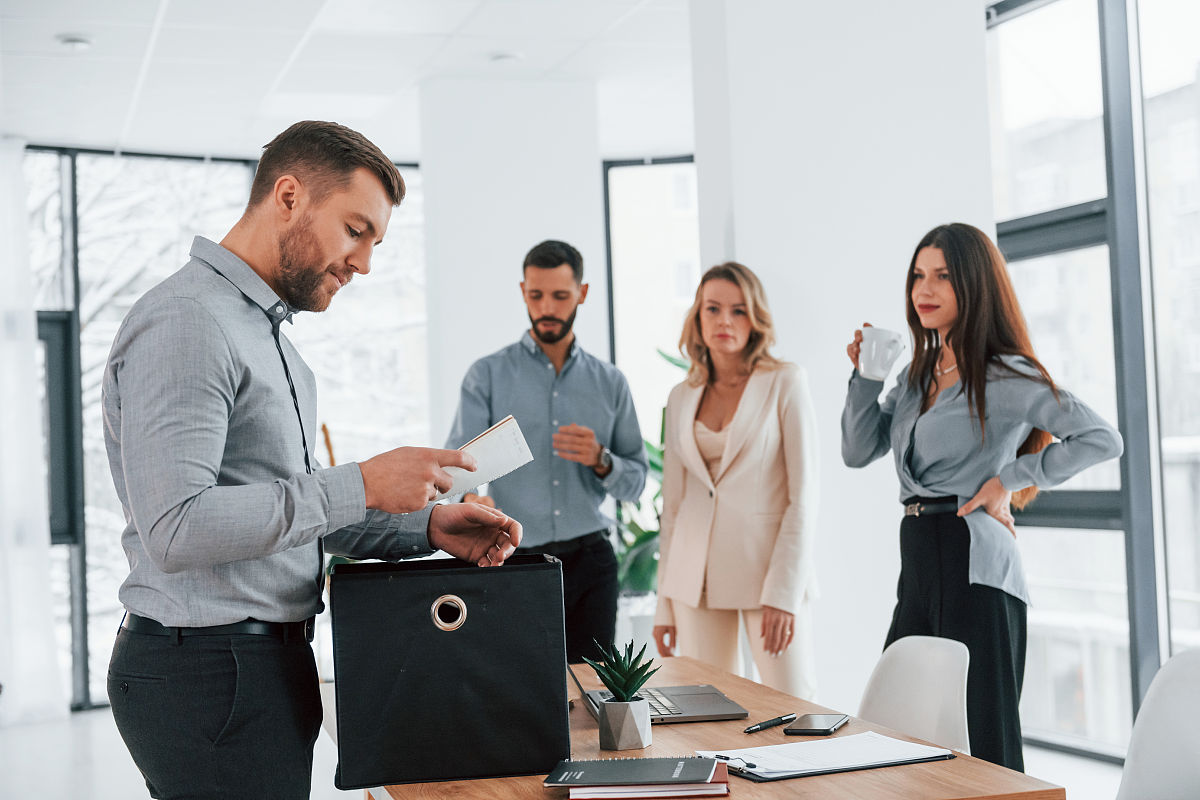 初中毕业读卫校有前途吗？该怎样选择学校？