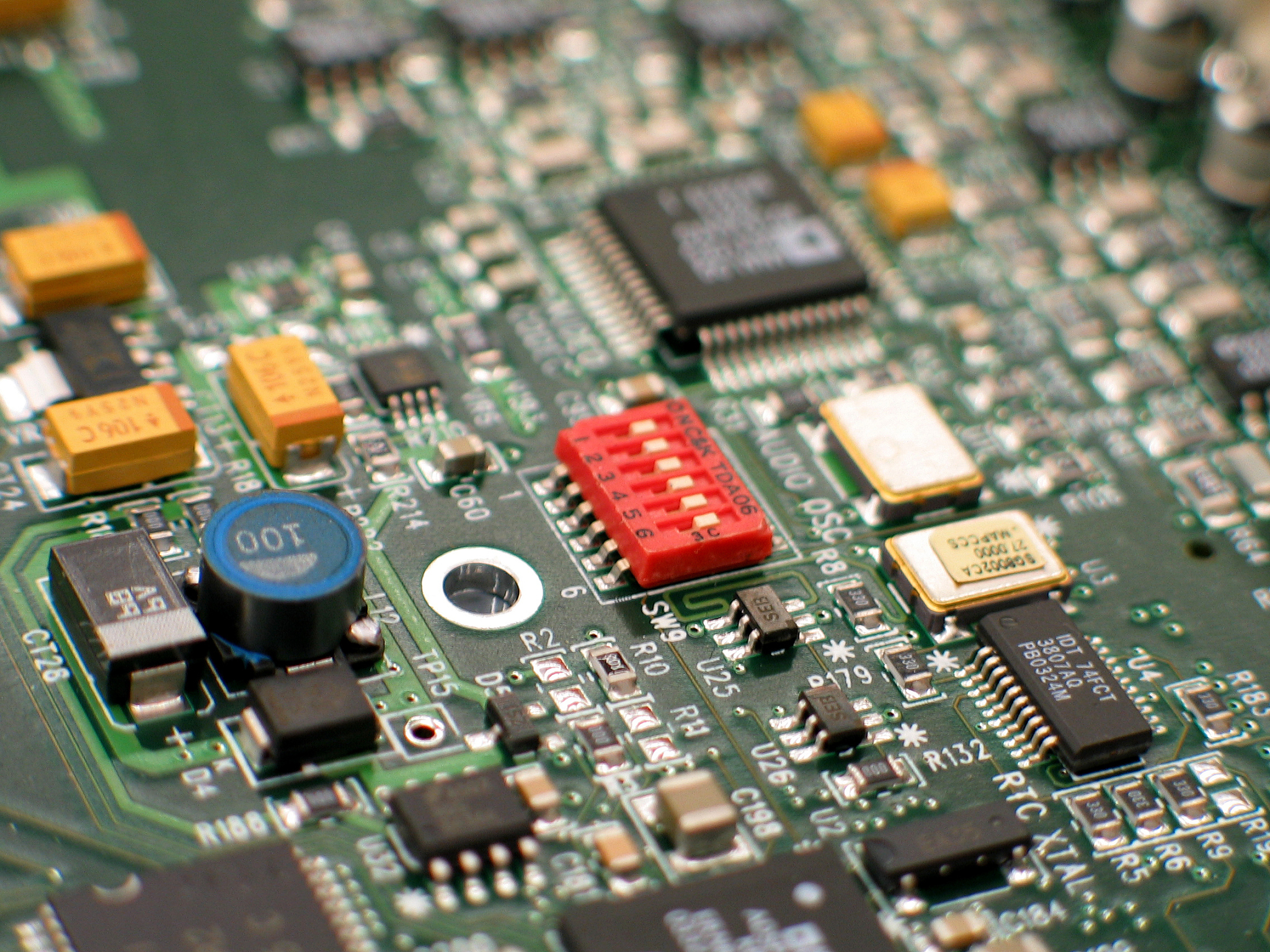 电容等效为电阻：频率响应与等效串联电阻