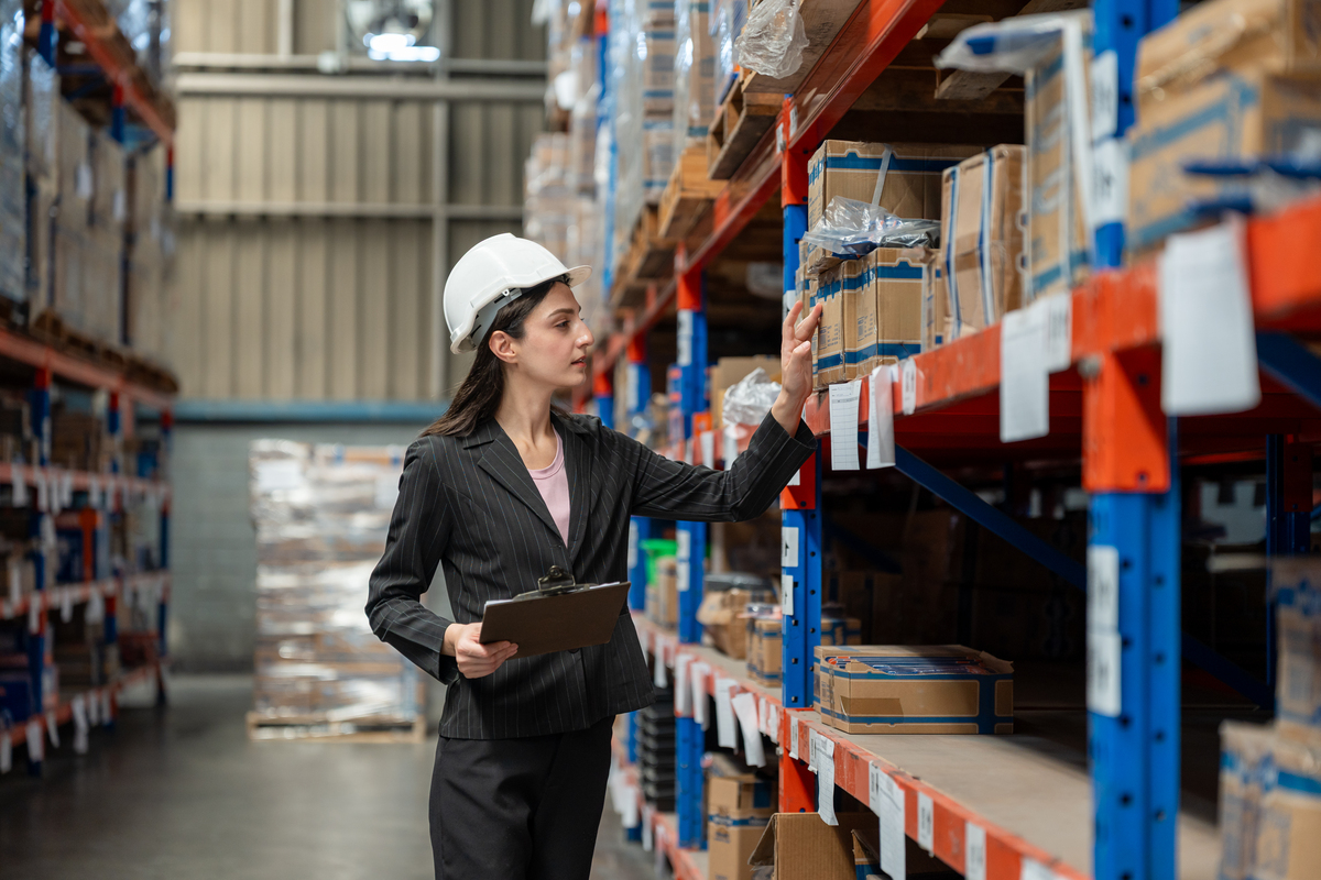 写一篇关于电商平台的仓库 的日报