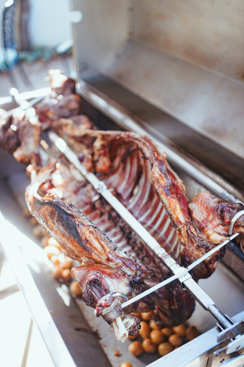 写关于烤全羊文案