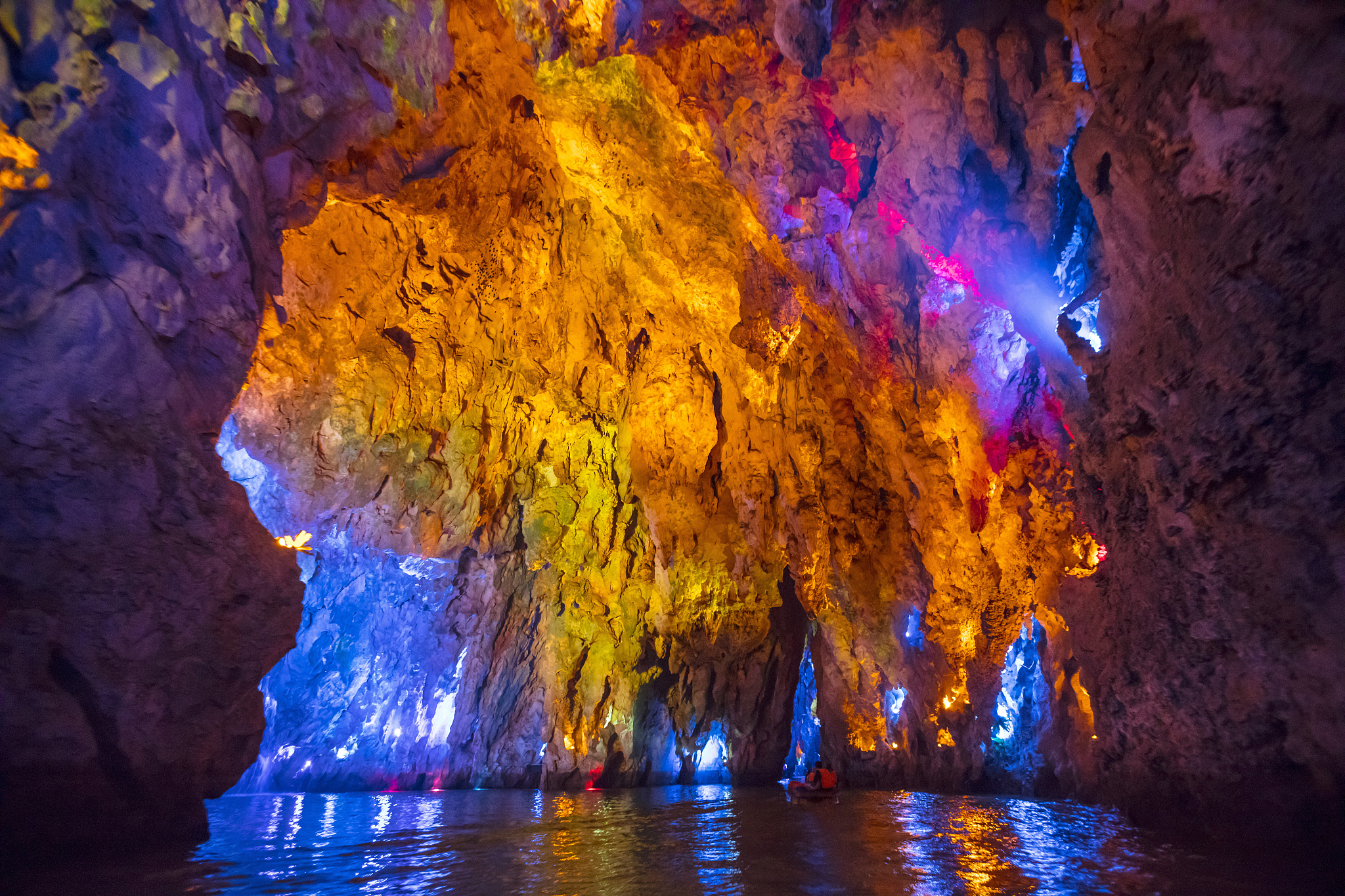 安顺龙宫：人间仙境，奇观尽收眼底