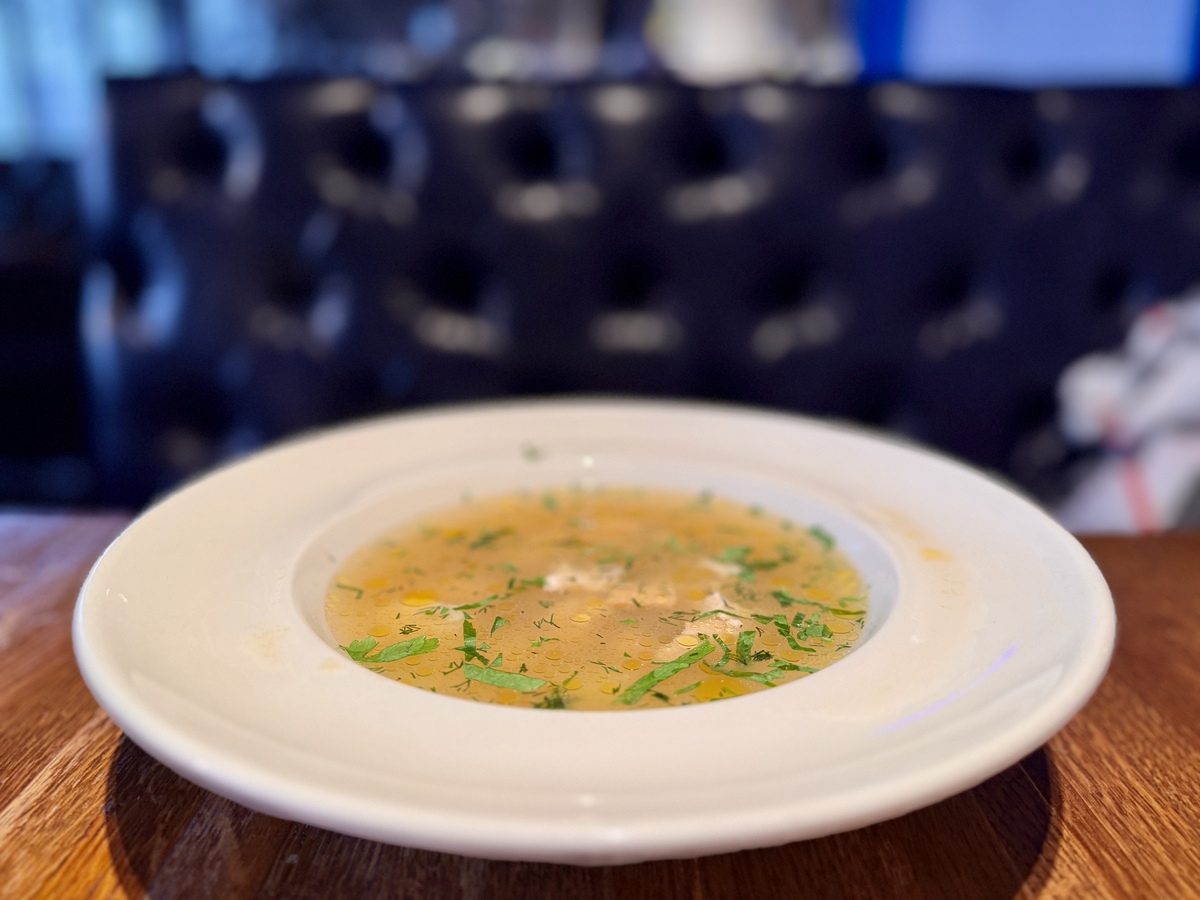 炖蛋黄青菜丝的诗意：美食里的生命哲理