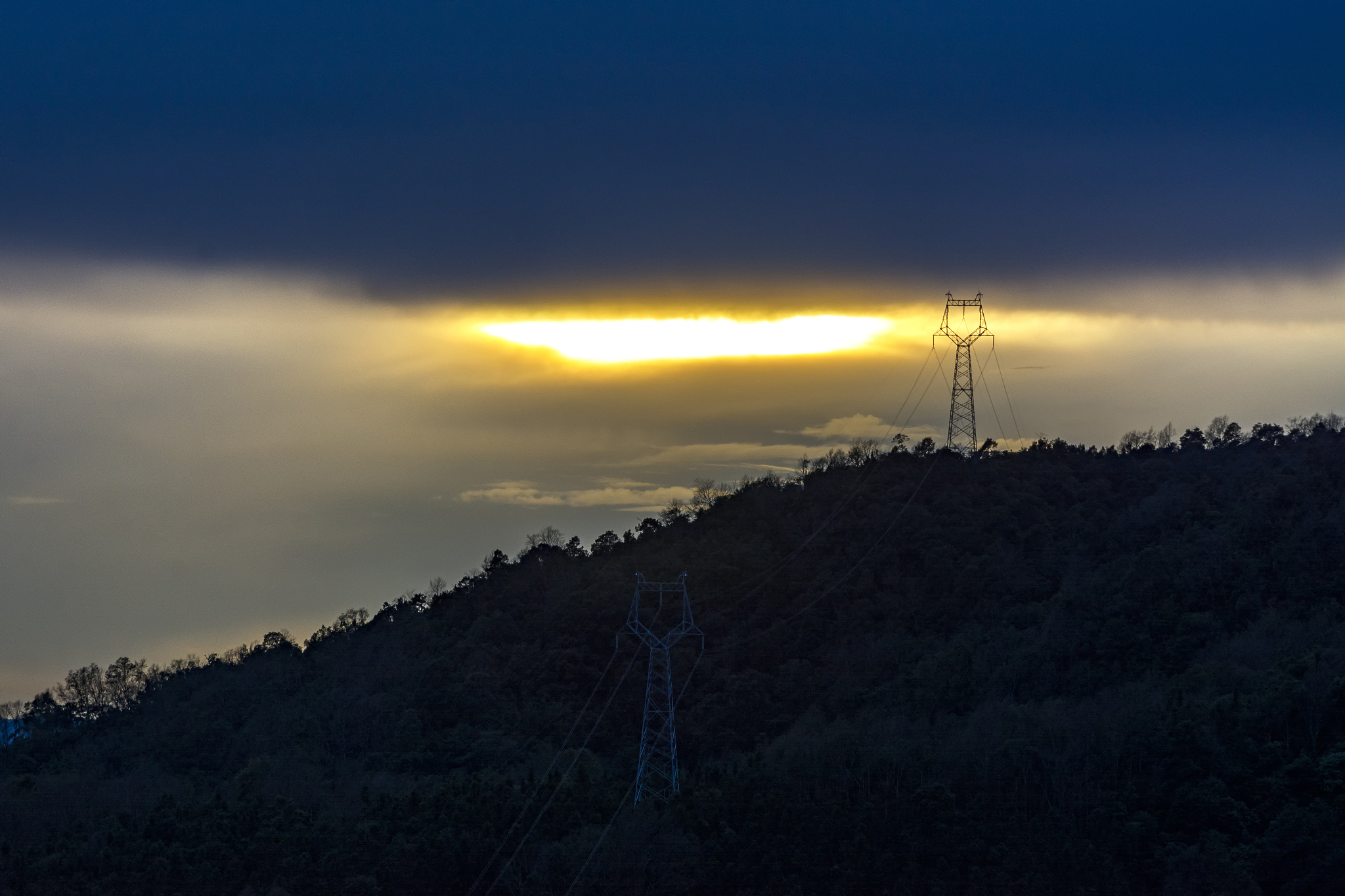 GQI识别桥架时桥架的高度默认按照多少mm进行设置帮我用200字详细描述
