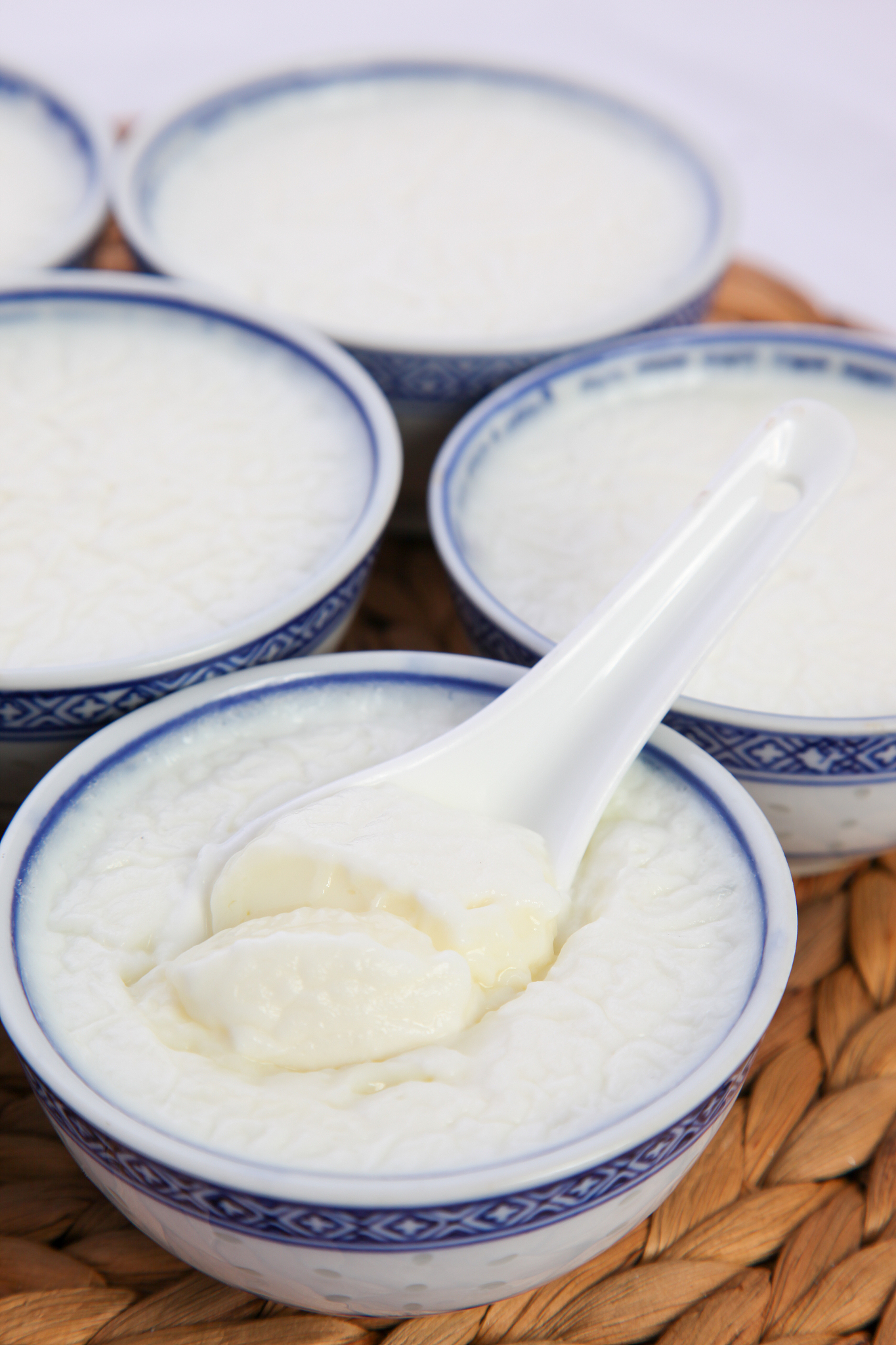 双皮奶粉冲泡方法：简单易学，在家轻松做美味