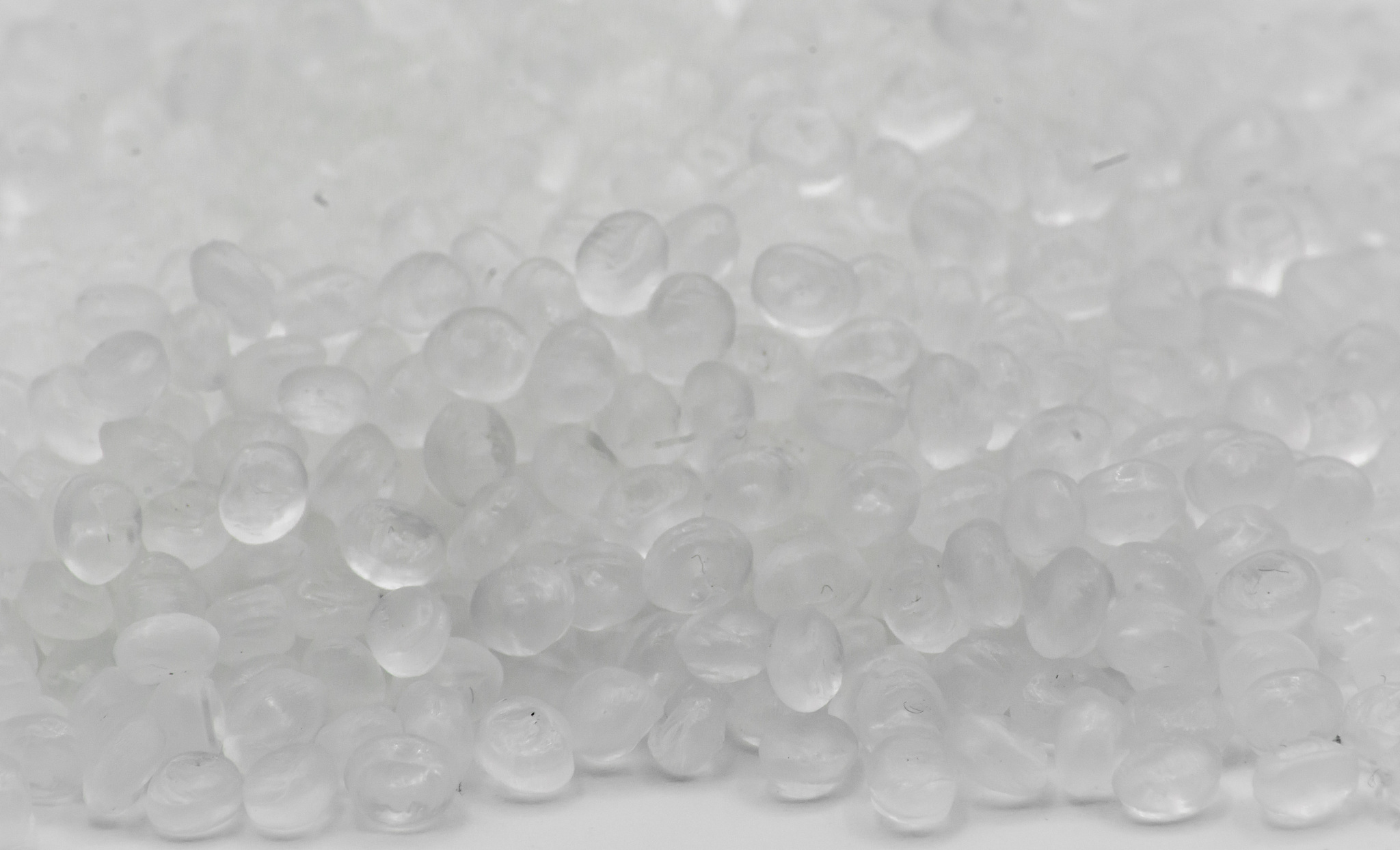 PET 材质详解：成分、特性及应用