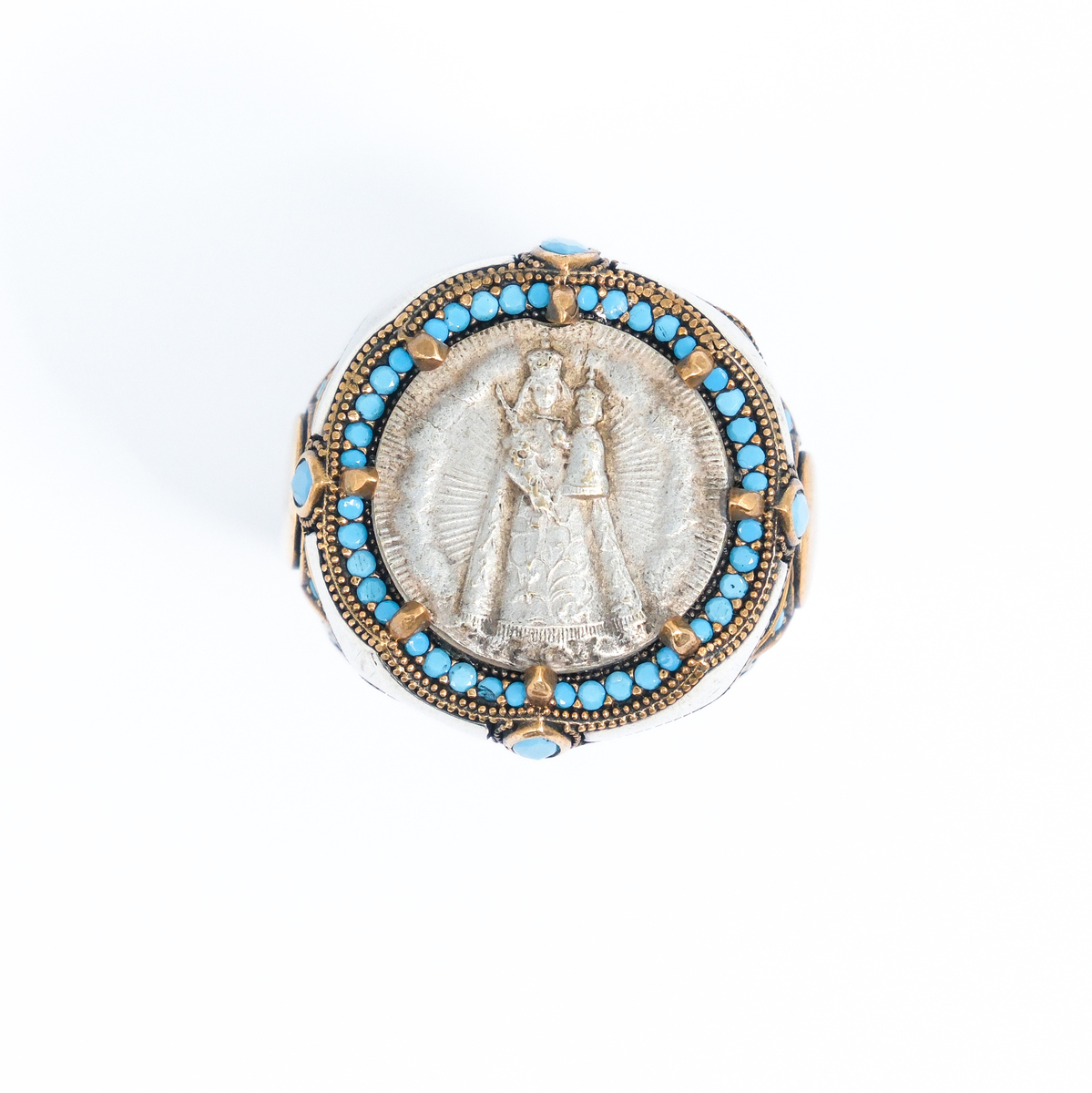 拜占庭风格首饰设计特点：多样、装饰、色彩、浮雕和圆形