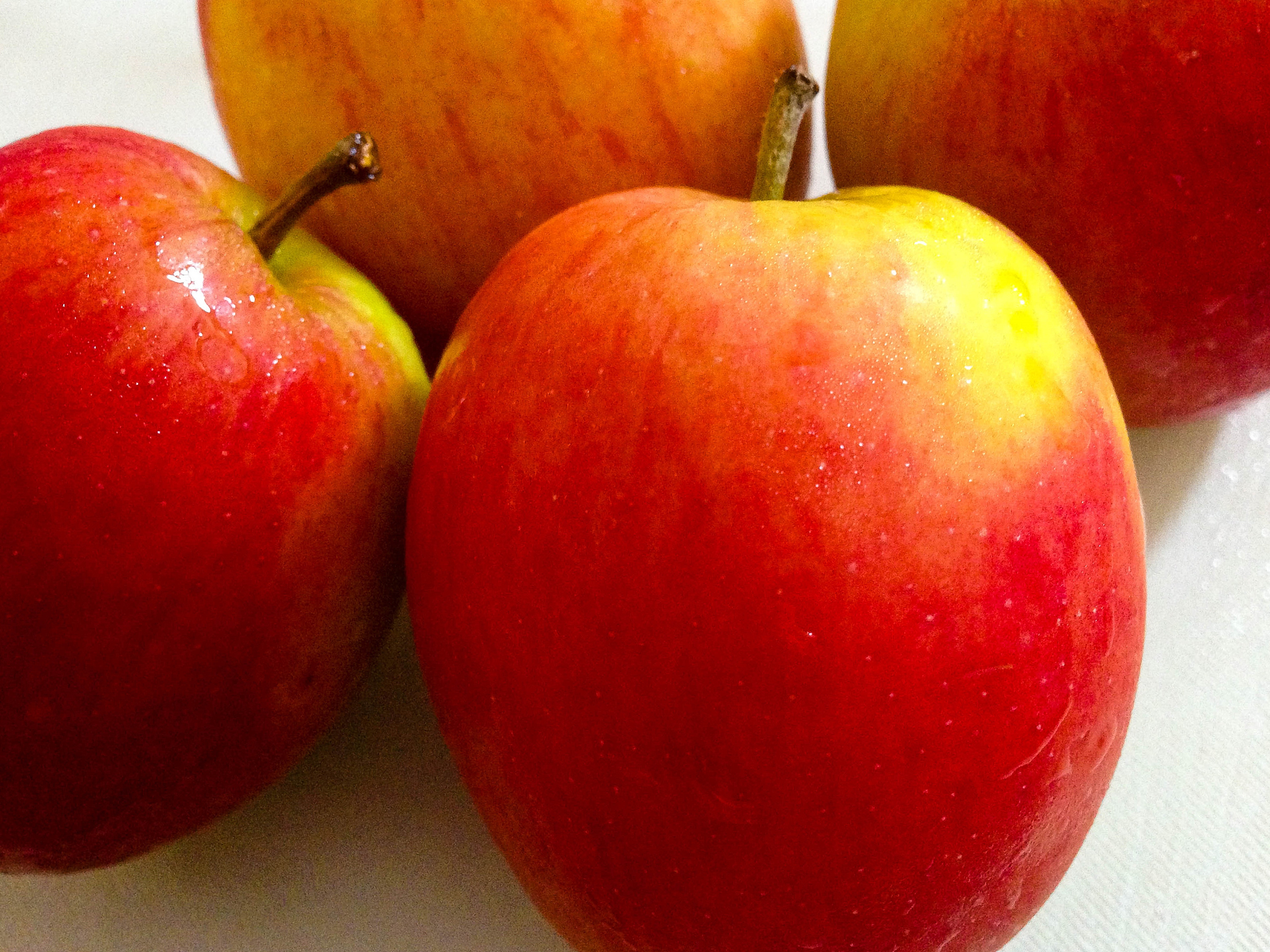 the red apple