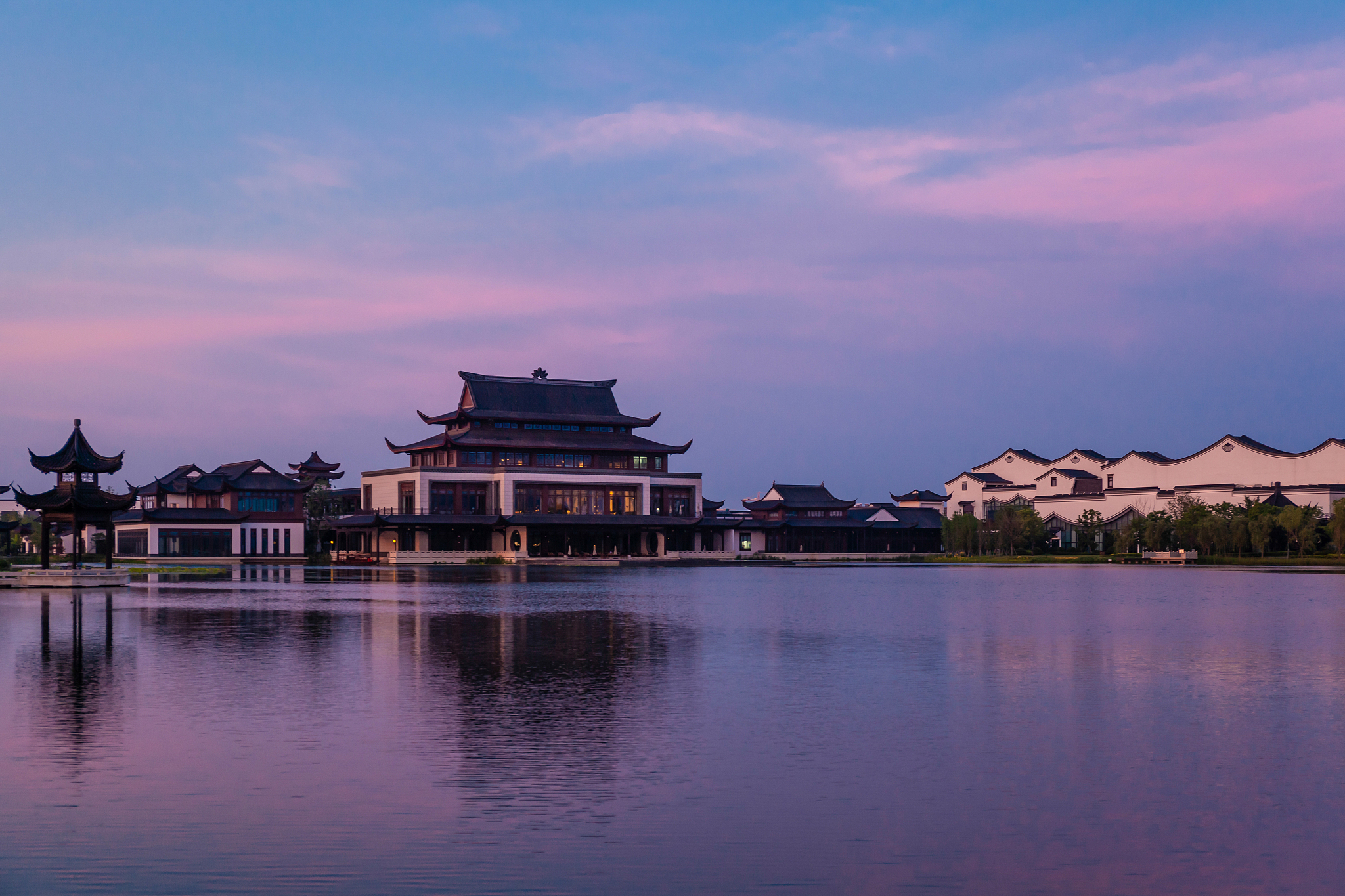 太湖与古镇美景