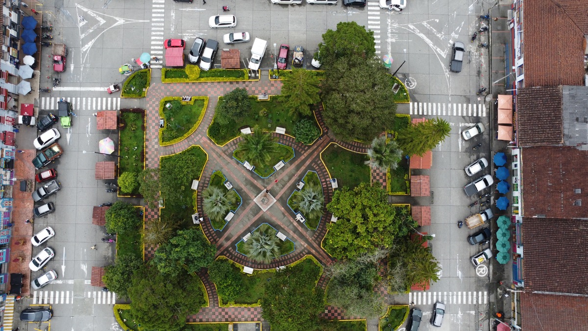 商业广场景观绿化设计说明