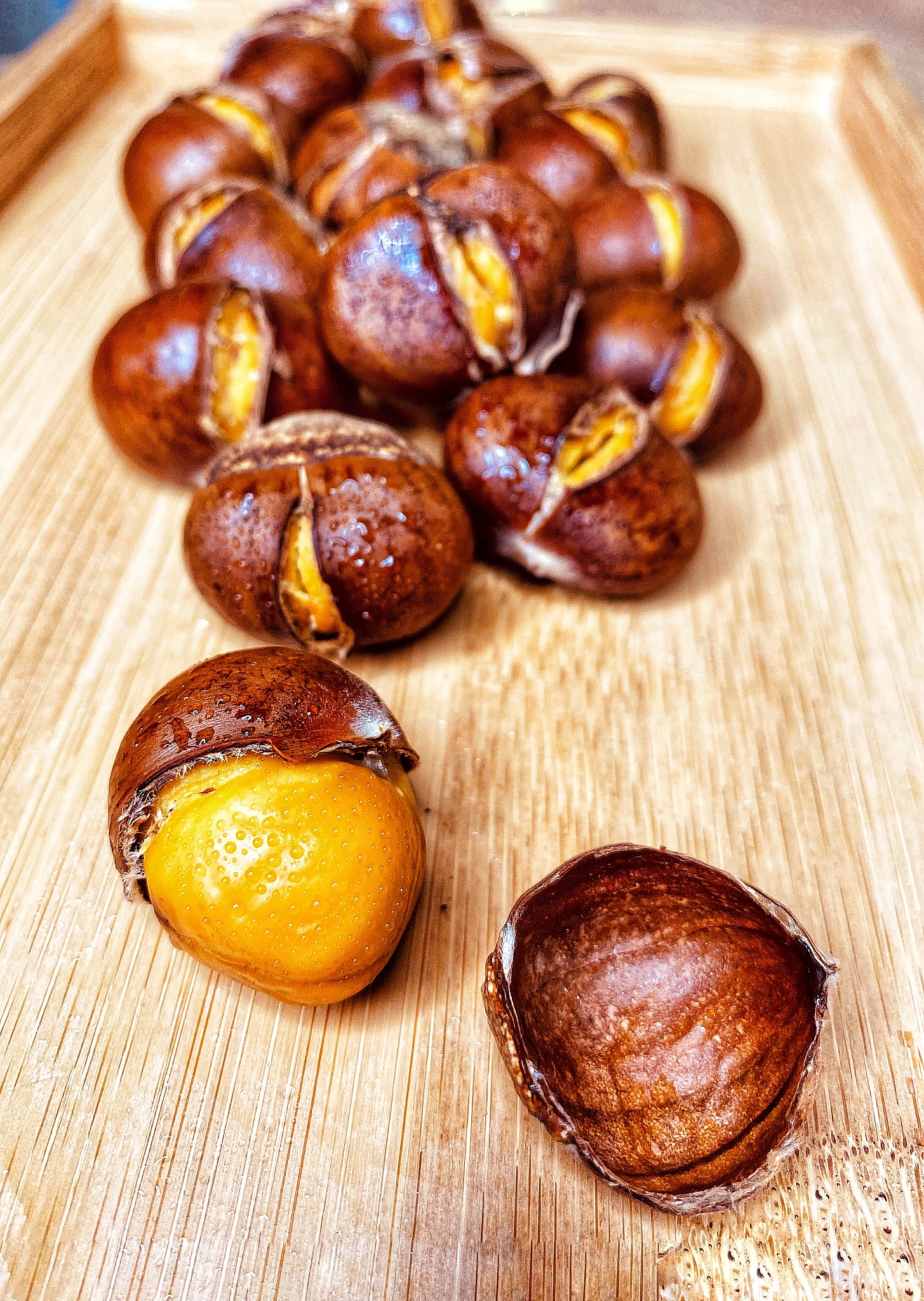 写一首五言绝句带板栗真好吃这几个字