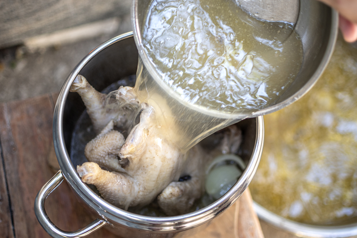 鸡汤营养：汤里还是肉里？揭秘真相！