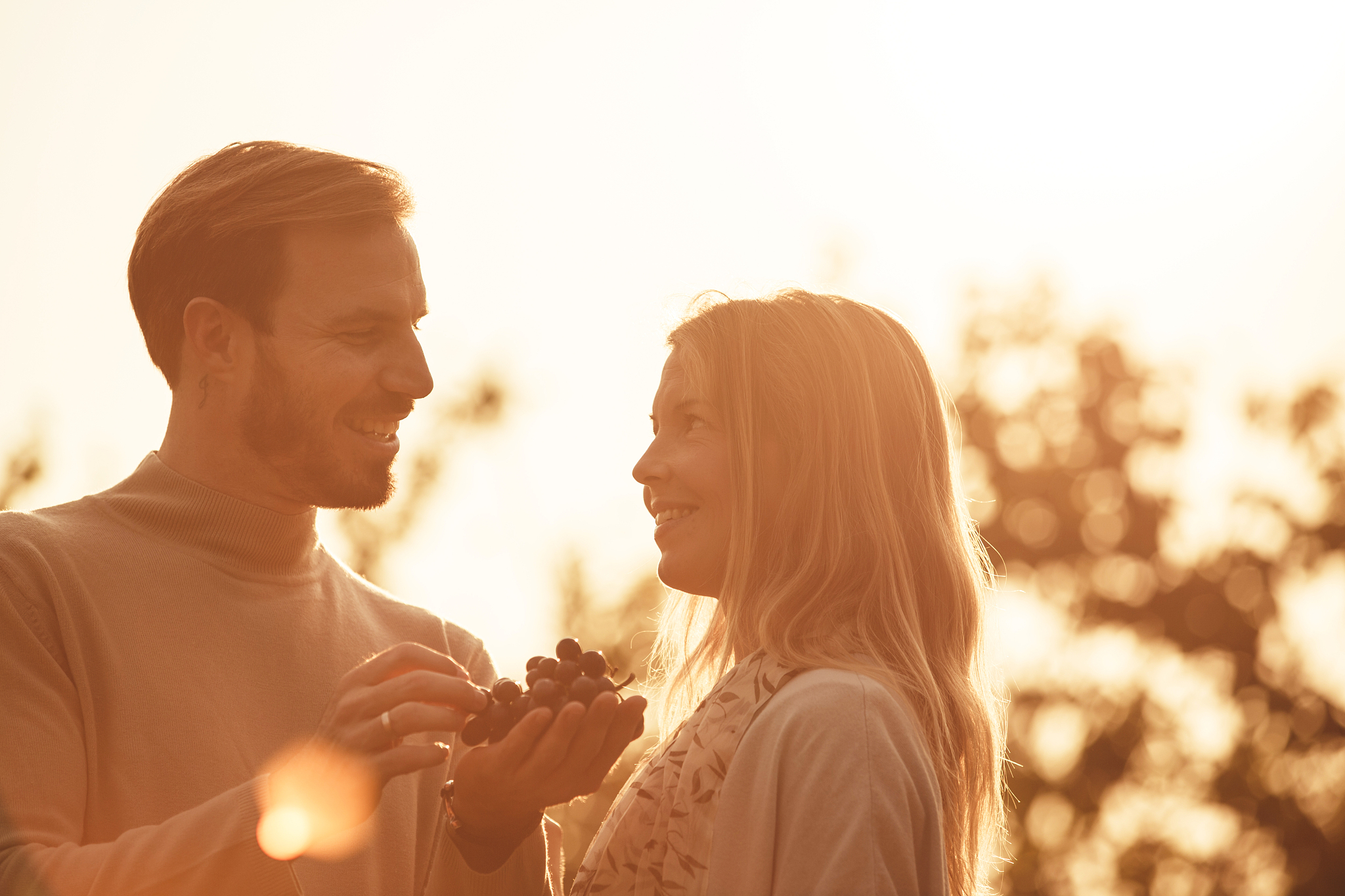 婚姻里有一句话很重要：较真儿不如较情儿。类似这样的11则爆款标题