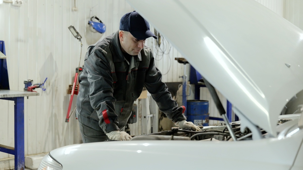 成都市高铁学校 汽车检测与维修专业招生 | 培养汽车检修人才