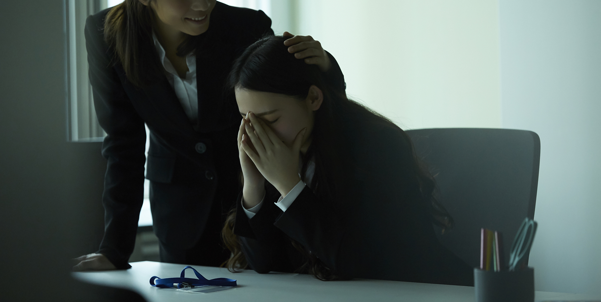 韩剧《潘多拉：被操纵的乐园》第一集解析：科技与人性 | 悬疑剧情揭秘