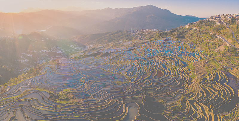 红河读中专学校可以考大学吗