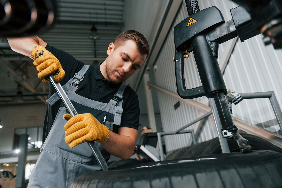 武汉技术学校汽车运用与维修要满足什么条件