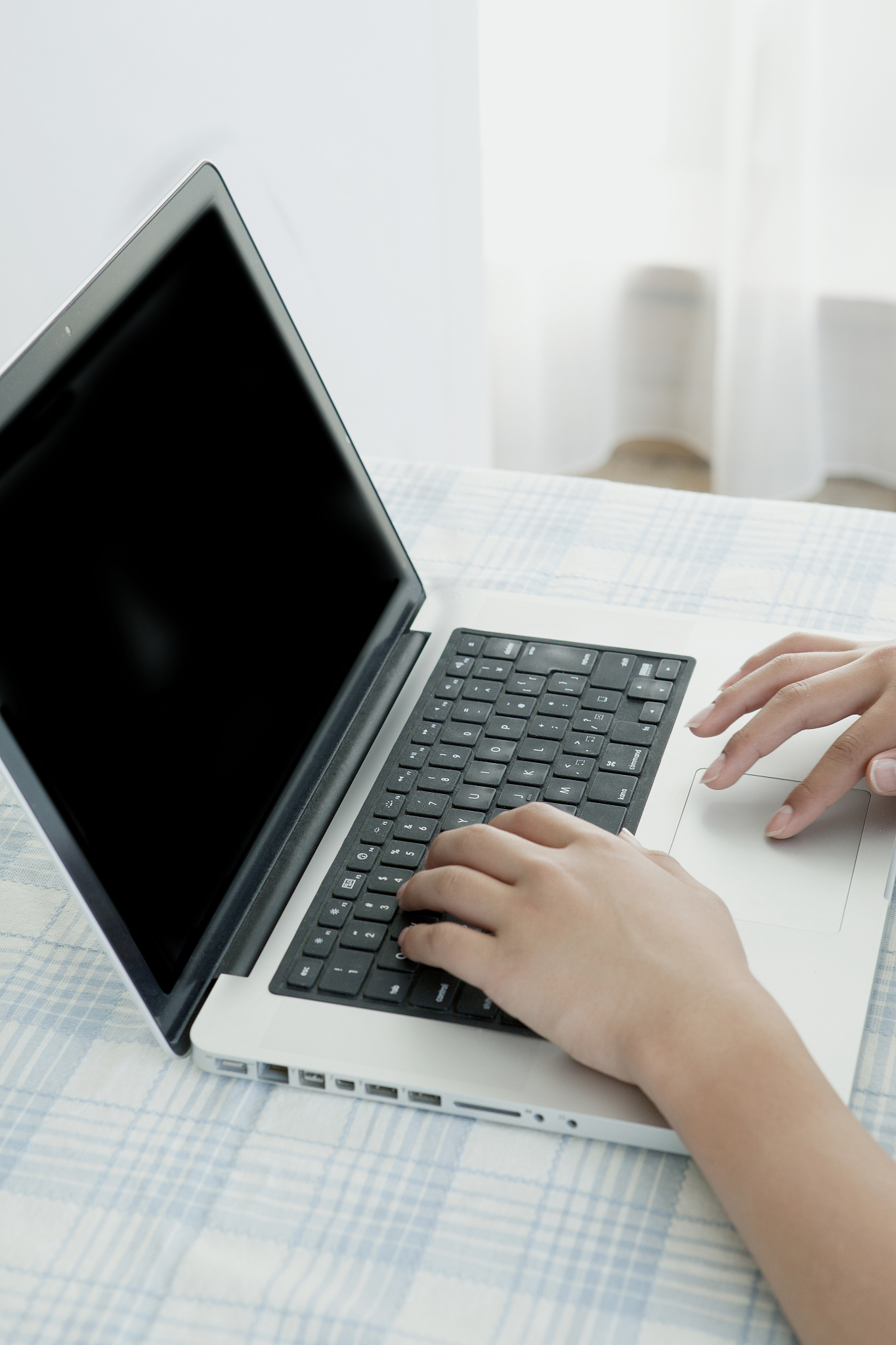 typing by notebook computer