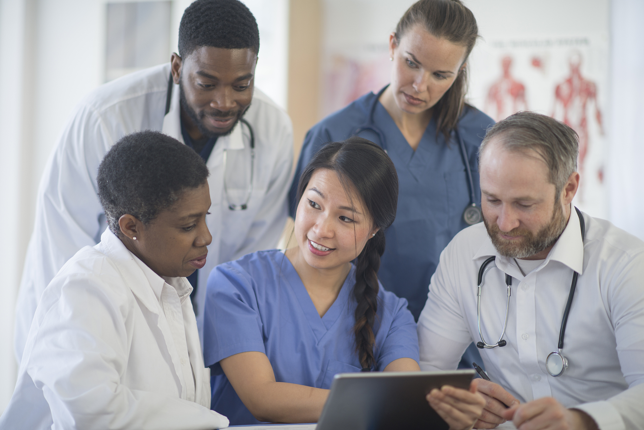 合肥男生中专专业推荐 | 2023热门专业就业前景分析