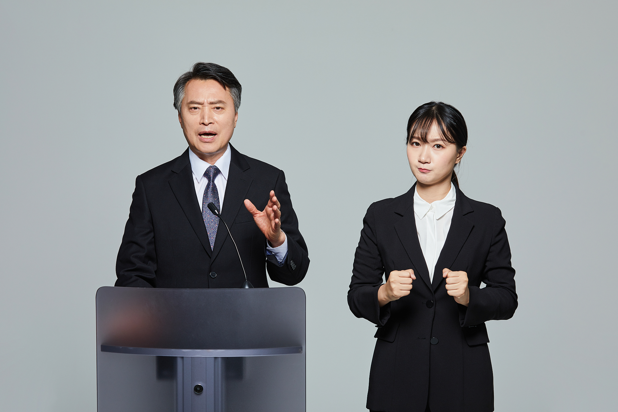 如何成为一名优秀的演讲者？ - 掌握演讲技巧，提升沟通力