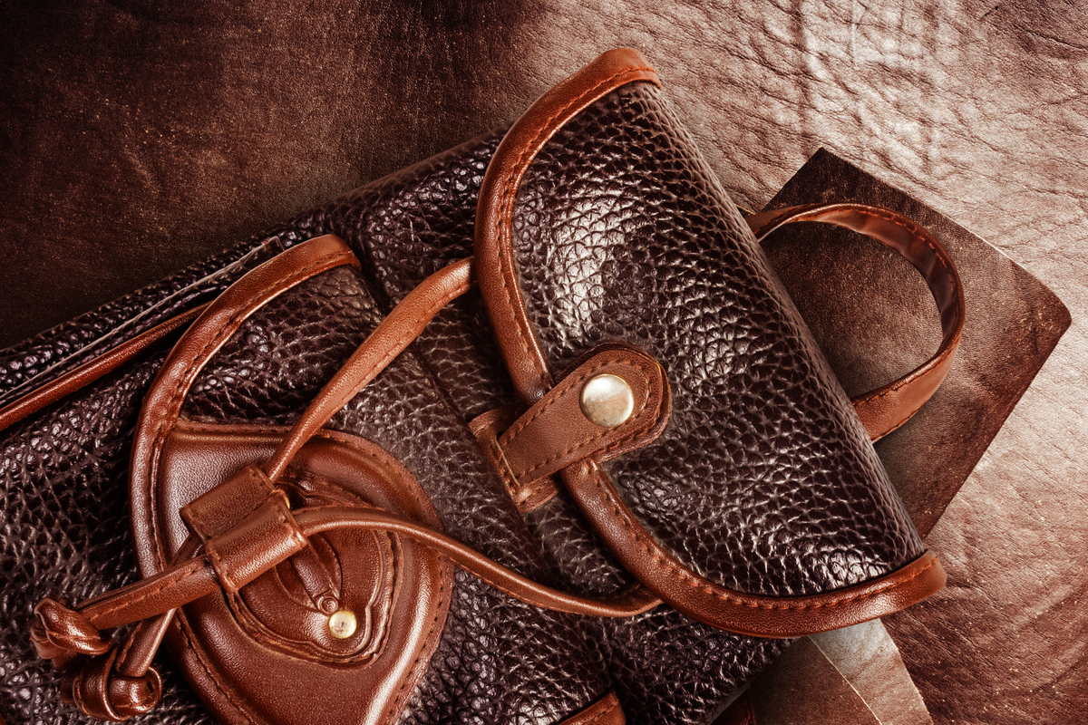 皮革表面处理工艺：常见方法及效果介绍