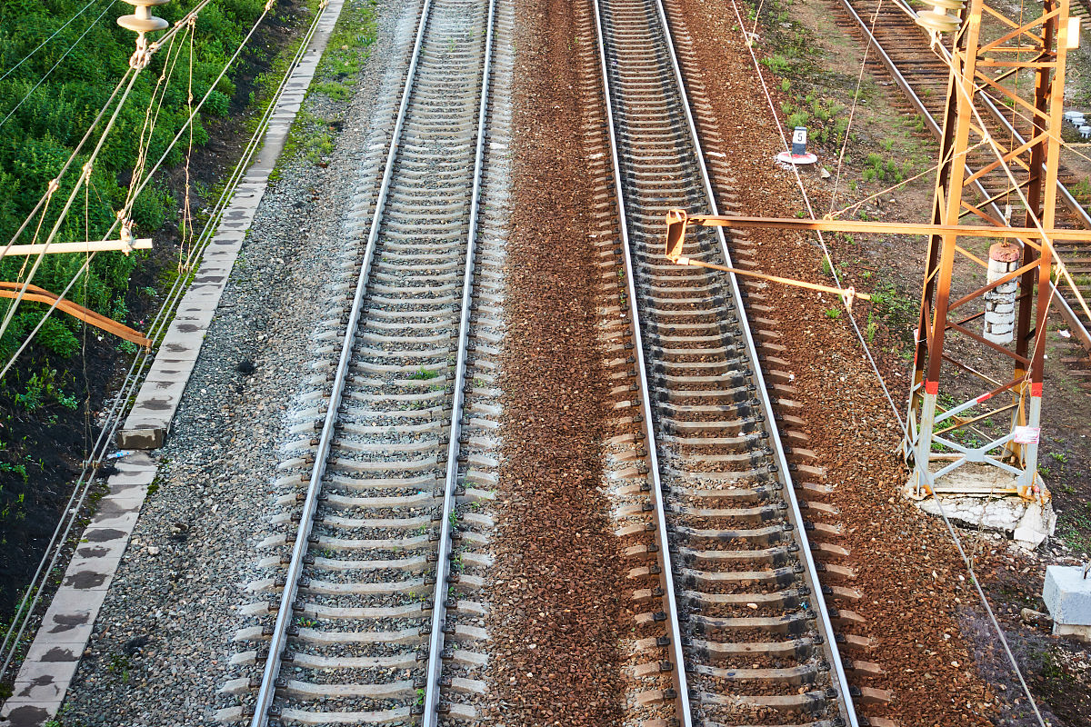 重庆男生读铁路学校：入学条件、发展方向和职业规划