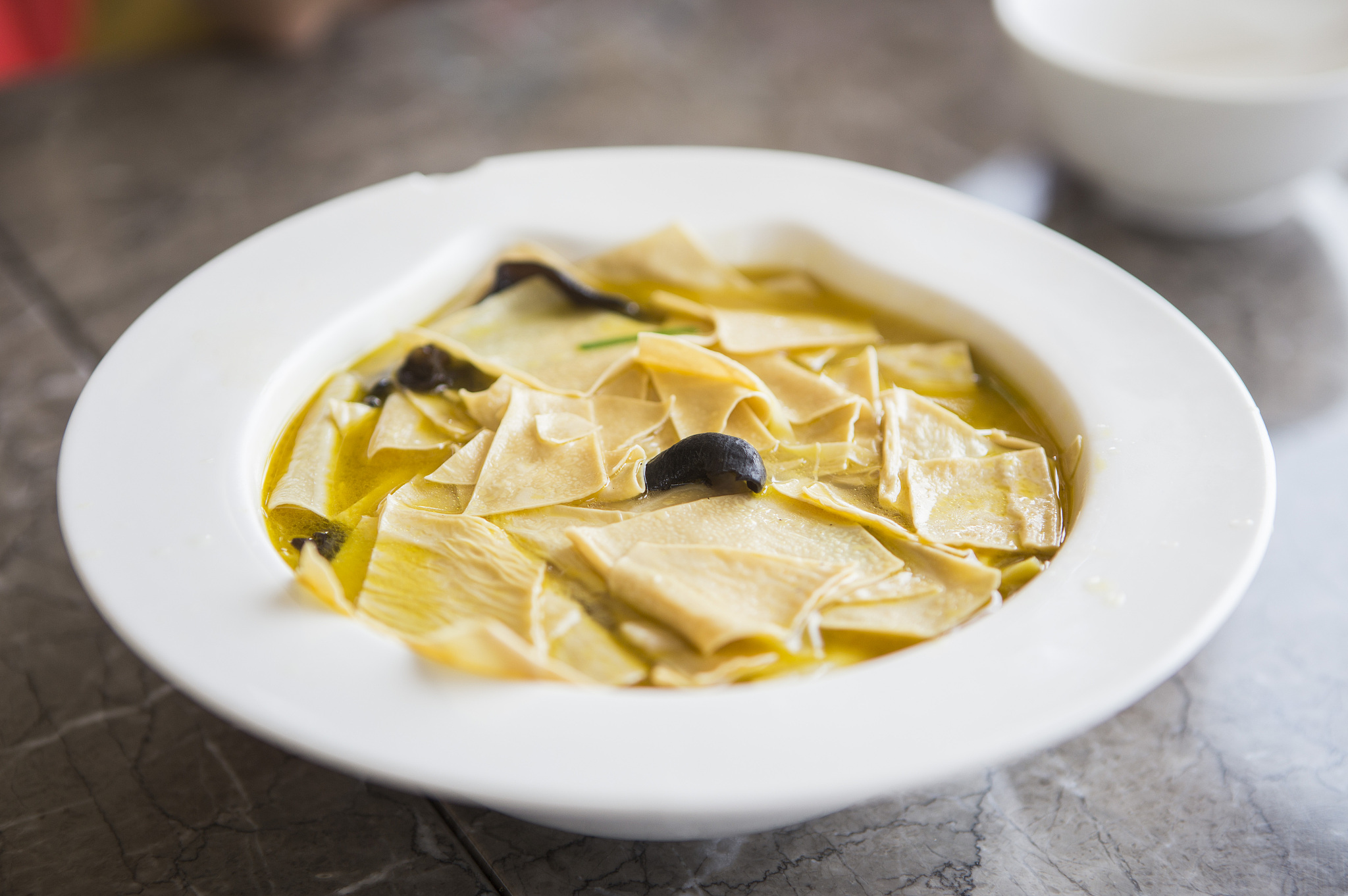 豆腐皮要焯水吗，