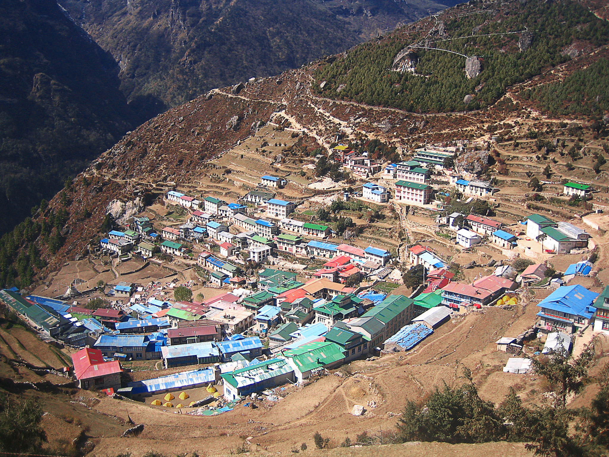 泸定县得妥镇湾东村：藏族文化与自然风光交融的美丽村庄