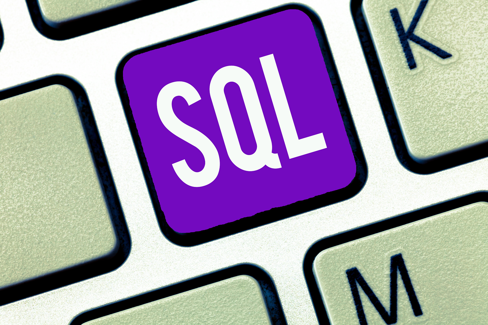 药品资料数据库表创建及数据插入示例